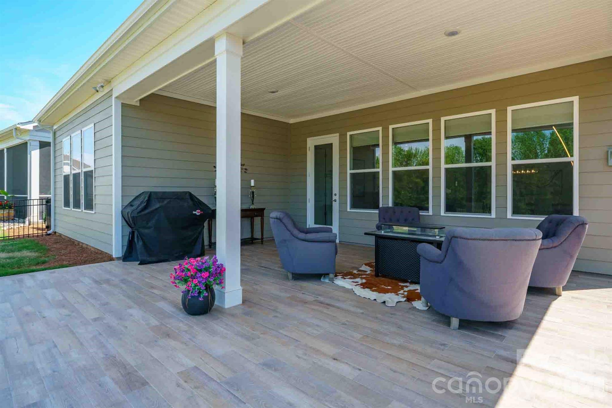 3026 Lake Como Drive — Monroe