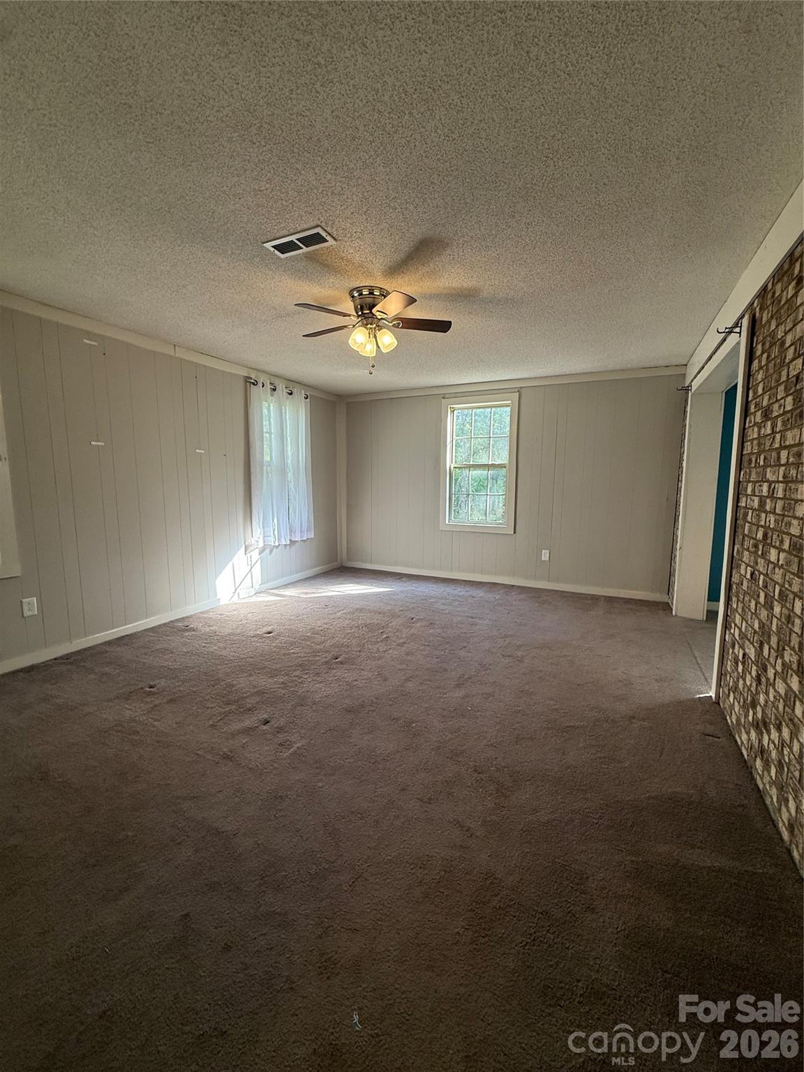 909 Sheridan Oliver Road — Ruby