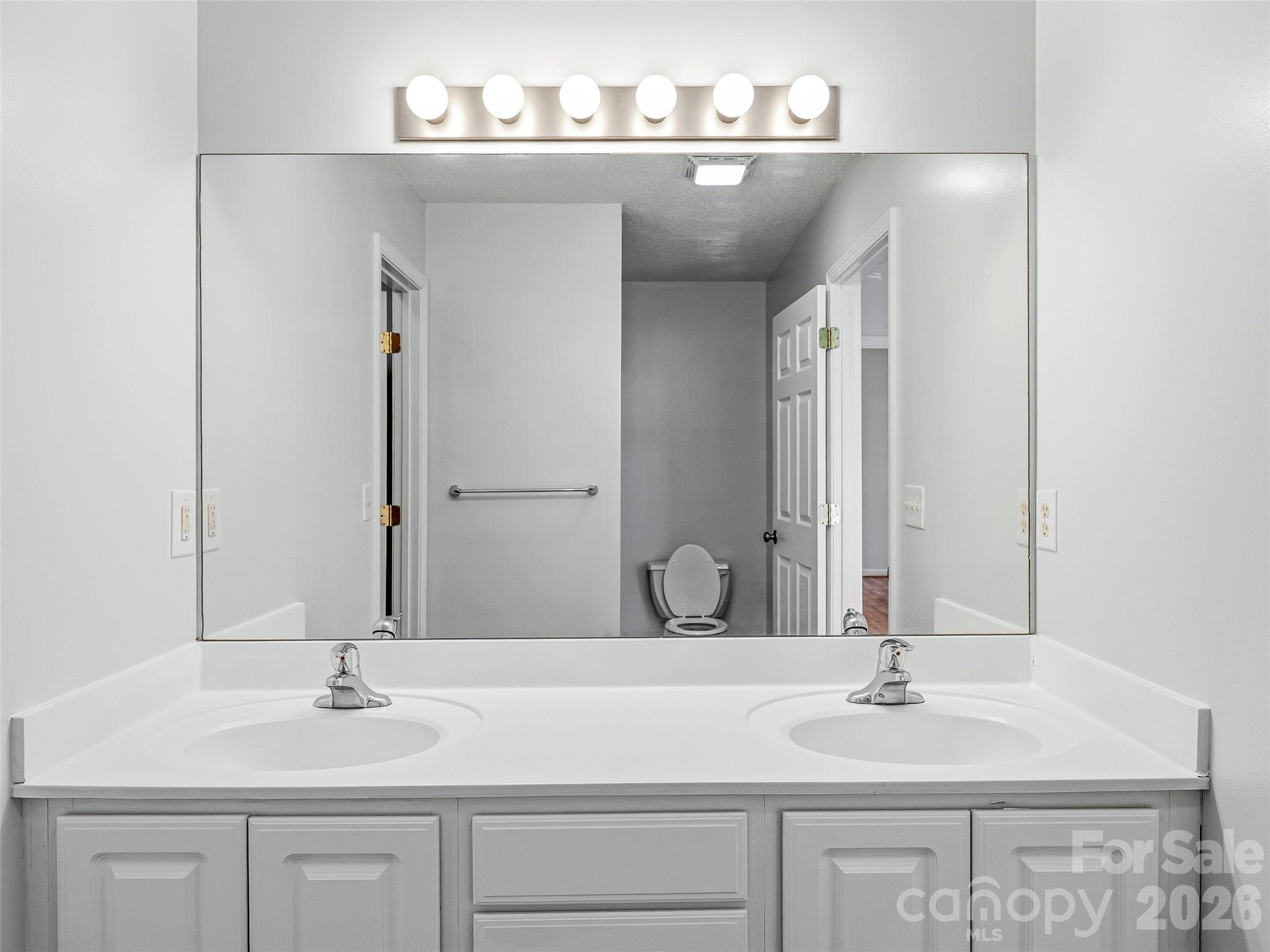 21 Shelburne Drive — Asheville
