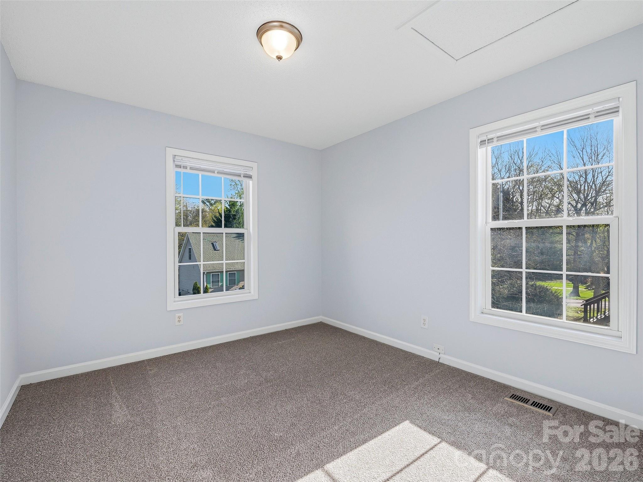 21 Shelburne Drive — Asheville