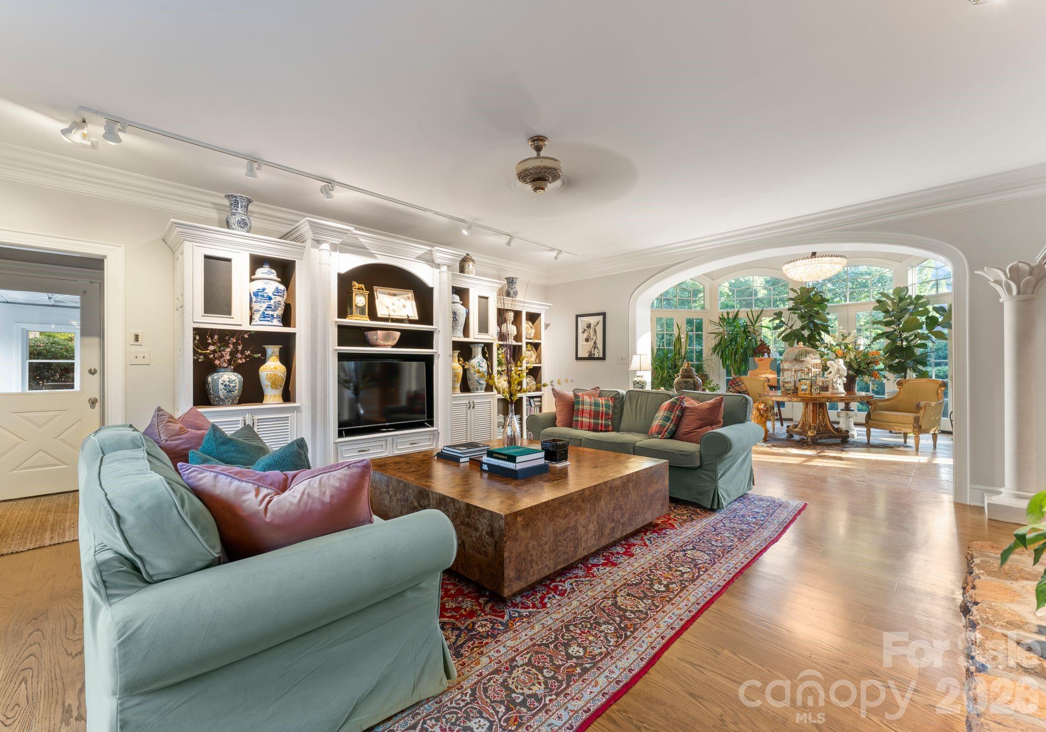 240 21st Avenue Drive NW — Hickory
