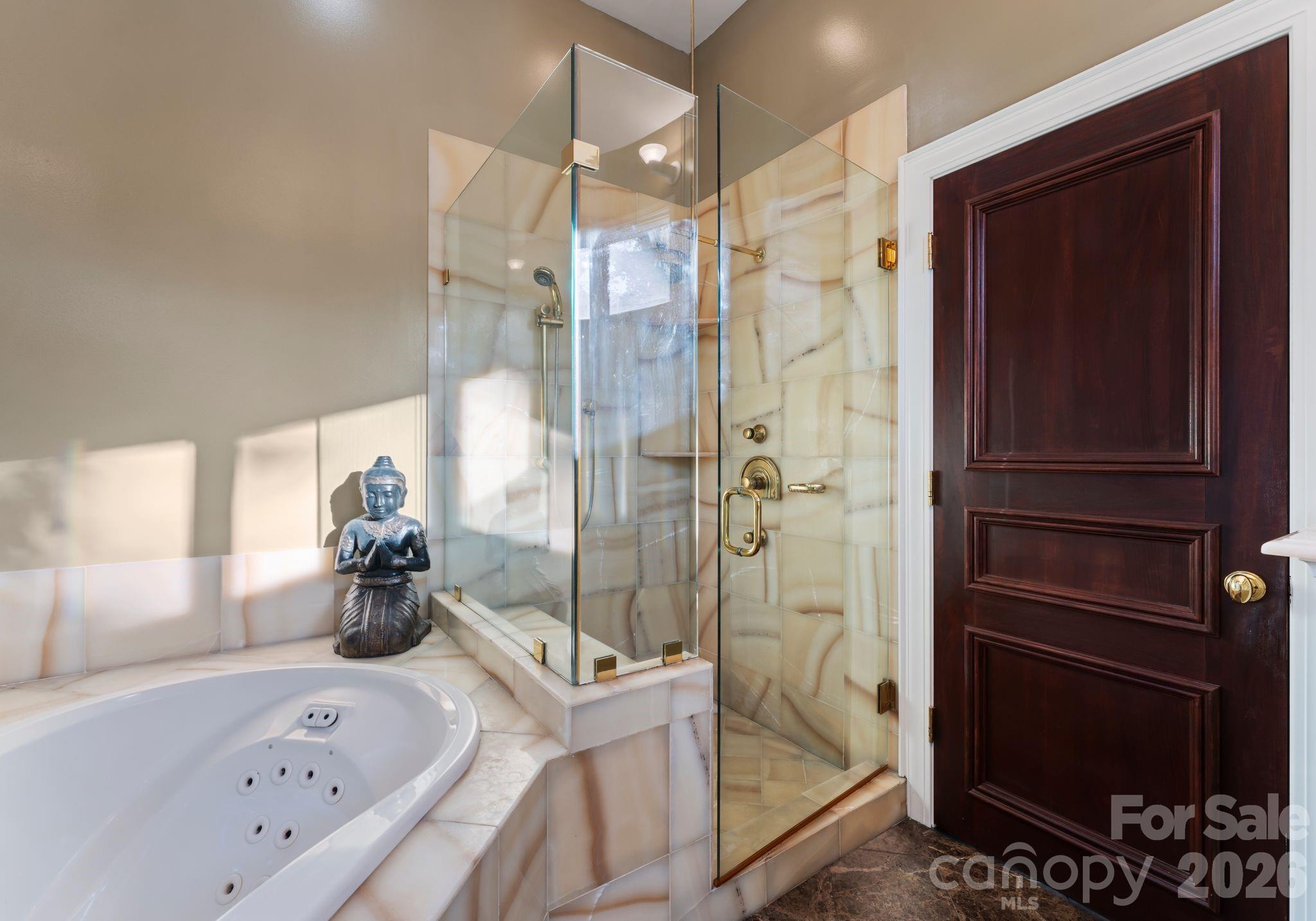 240 21st Avenue Drive NW — Hickory