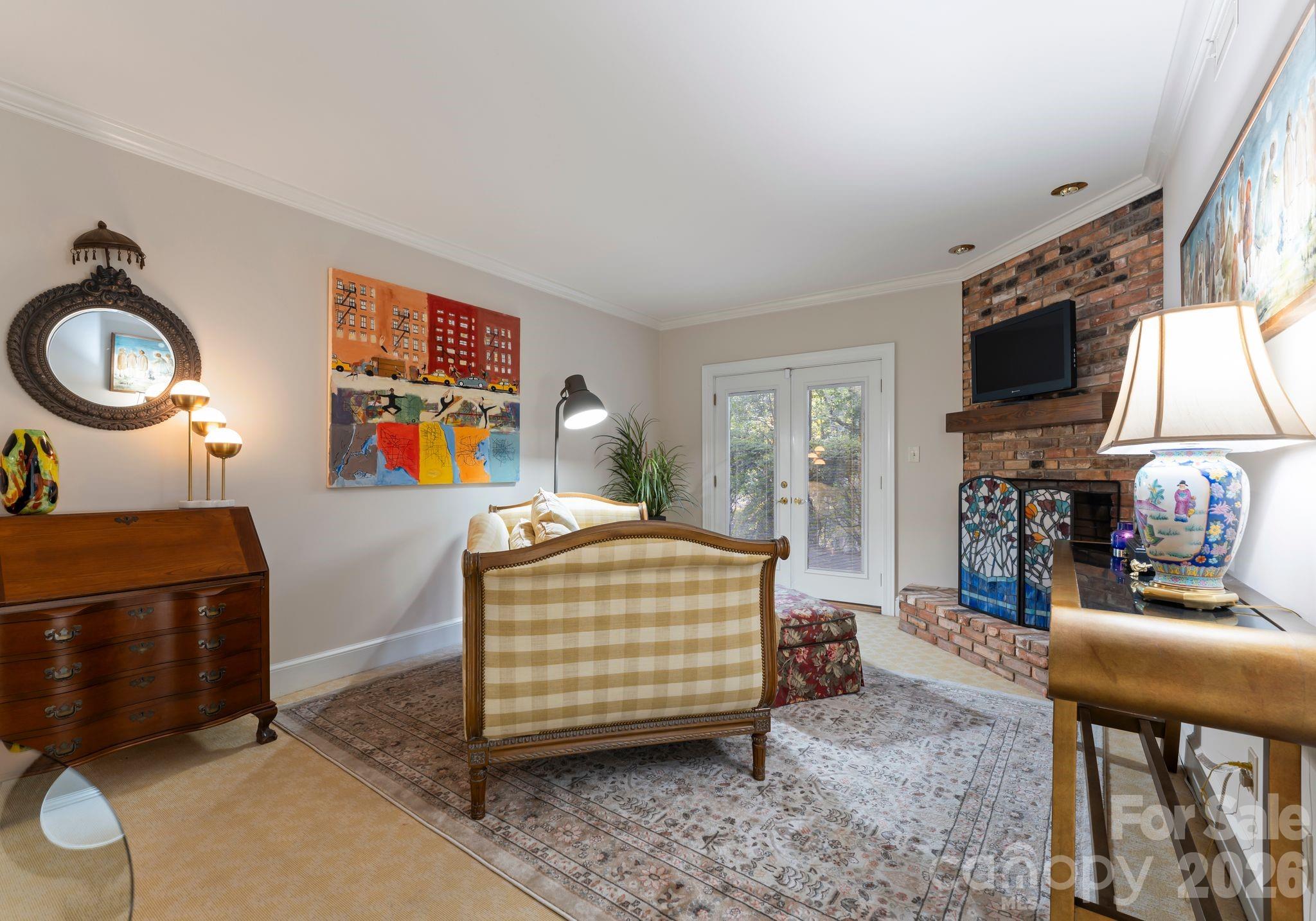 240 21st Avenue Drive NW — Hickory