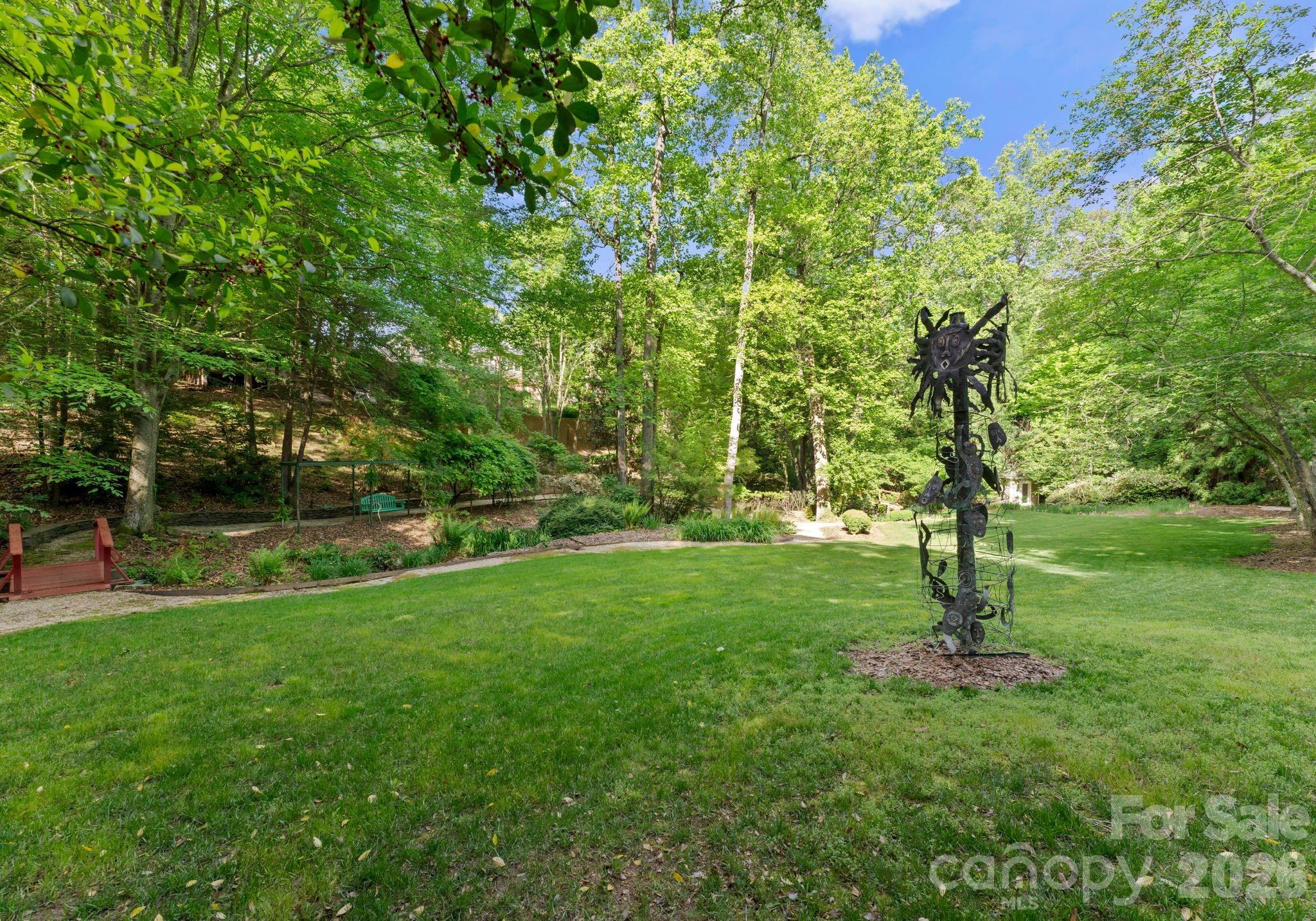 240 21st Avenue Drive NW — Hickory