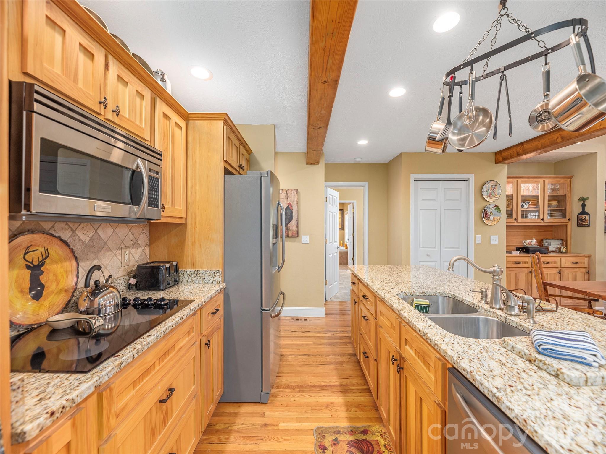 90 Lionheart Lane — Maggie Valley