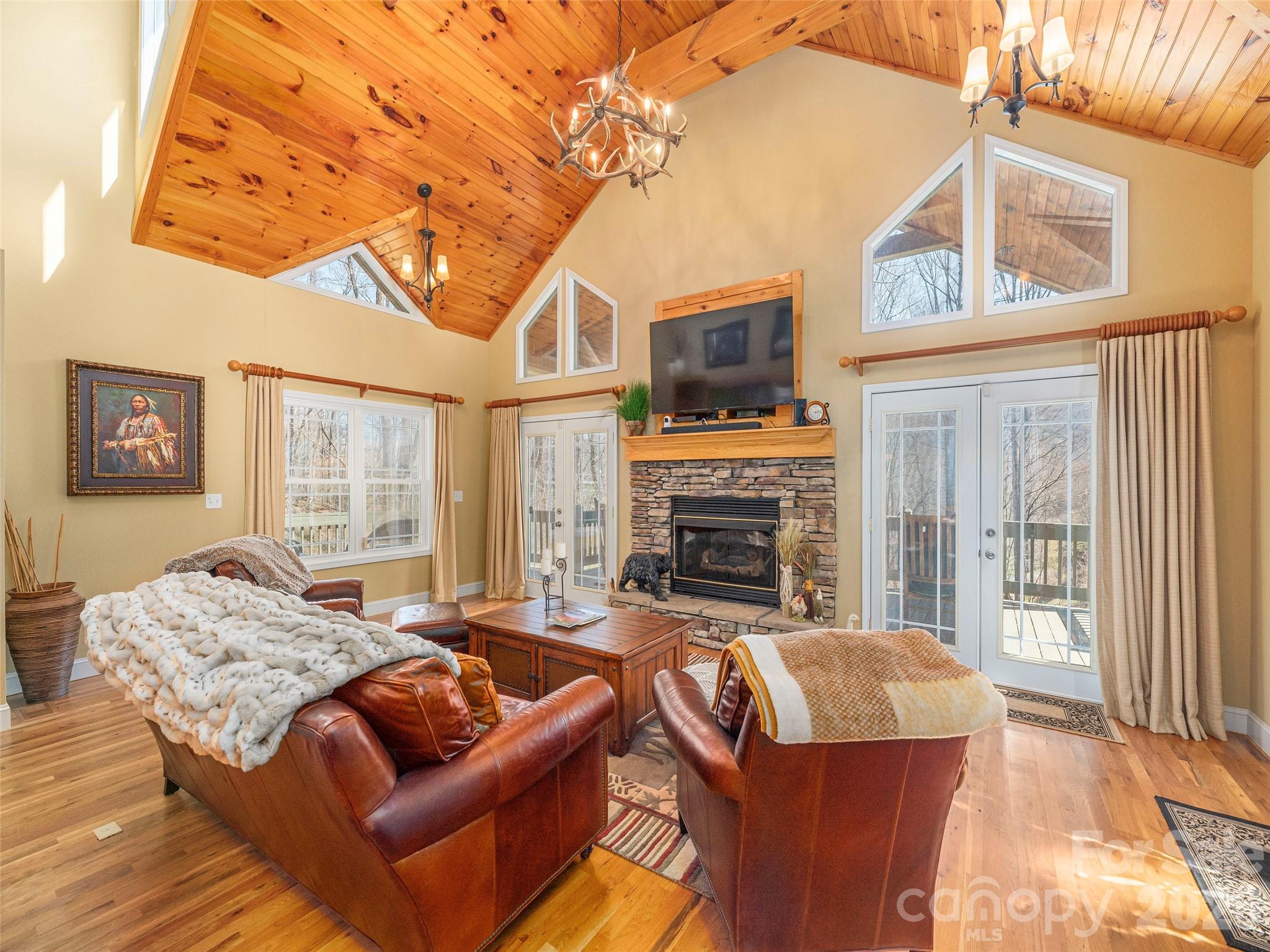 90 Lionheart Lane — Maggie Valley