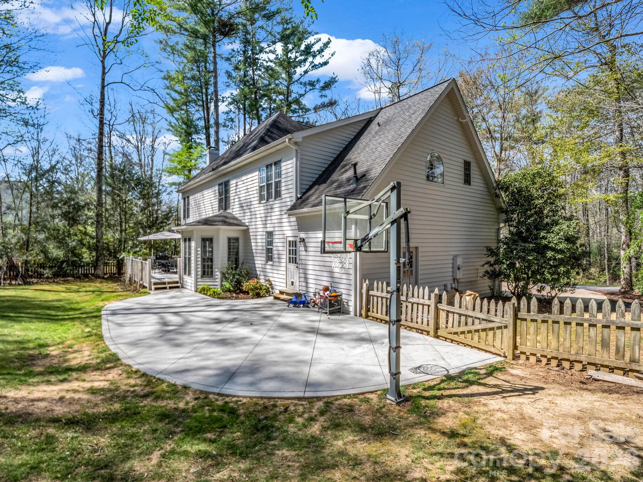 311 Red Fox Circle — Asheville