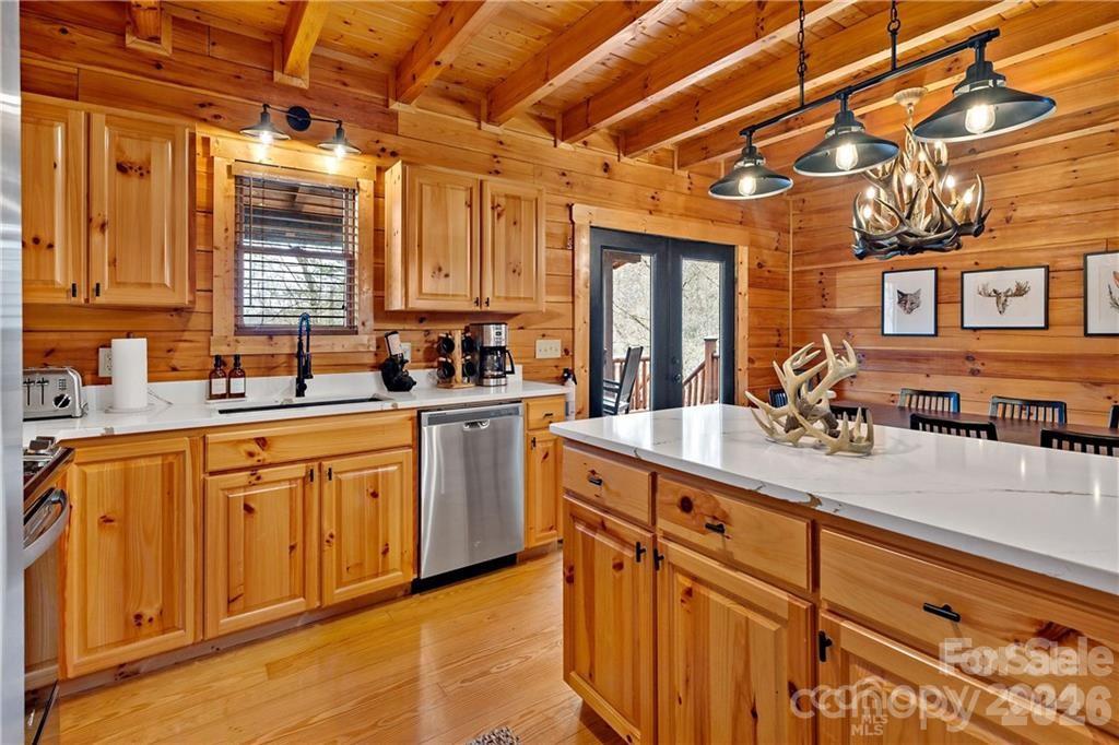 552 Lake Road — Old Fort