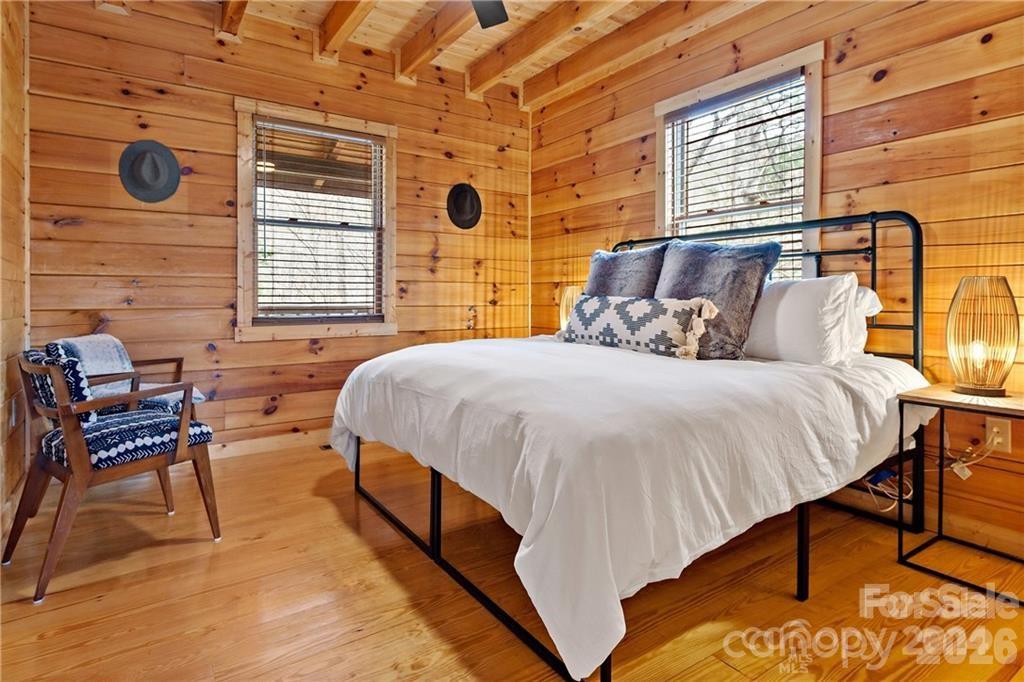 552 Lake Road — Old Fort