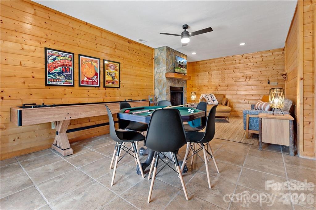 552 Lake Road — Old Fort