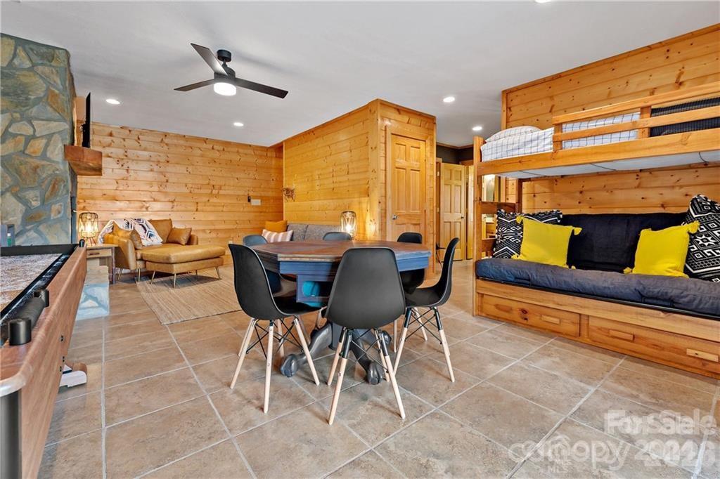 552 Lake Road — Old Fort