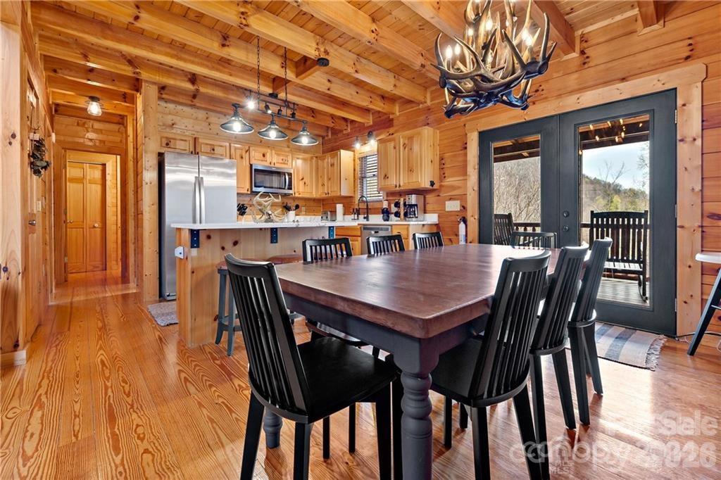 552 Lake Road — Old Fort