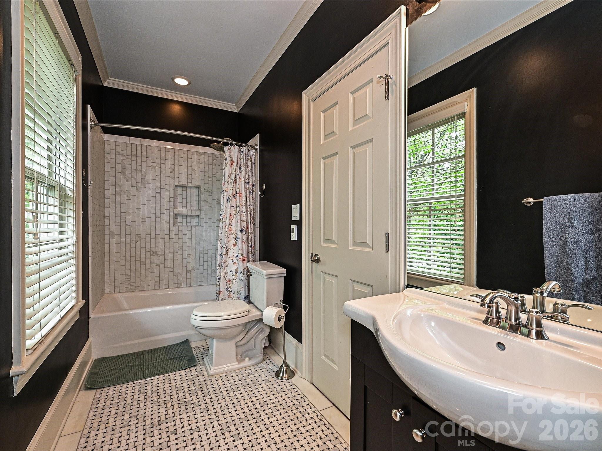 2132 Rolston Drive — Charlotte