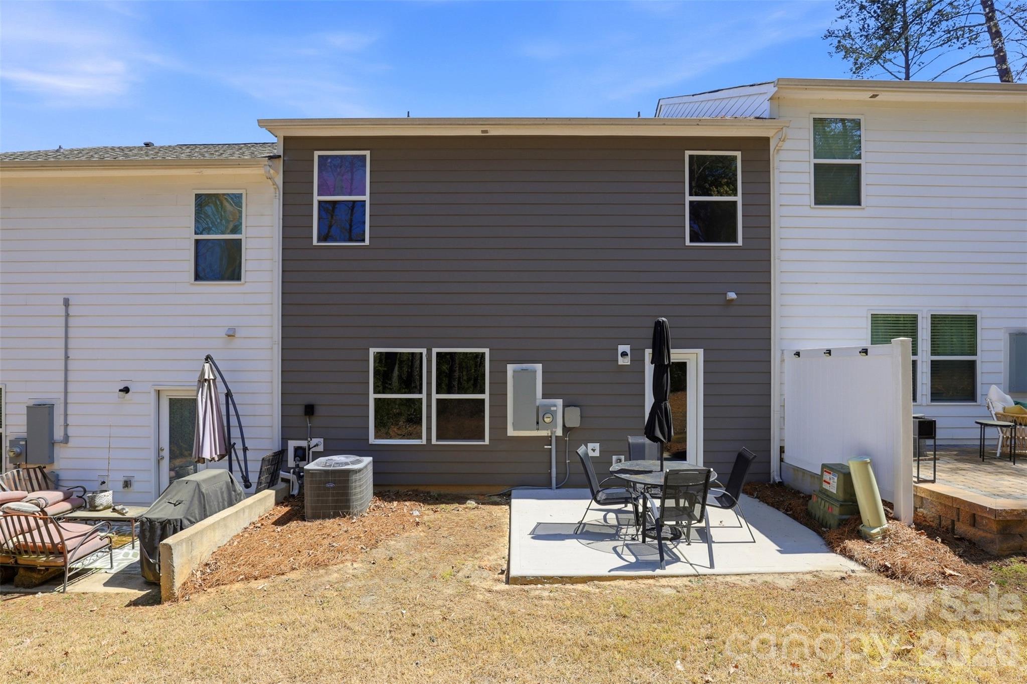 1117 Streamside Lane — York