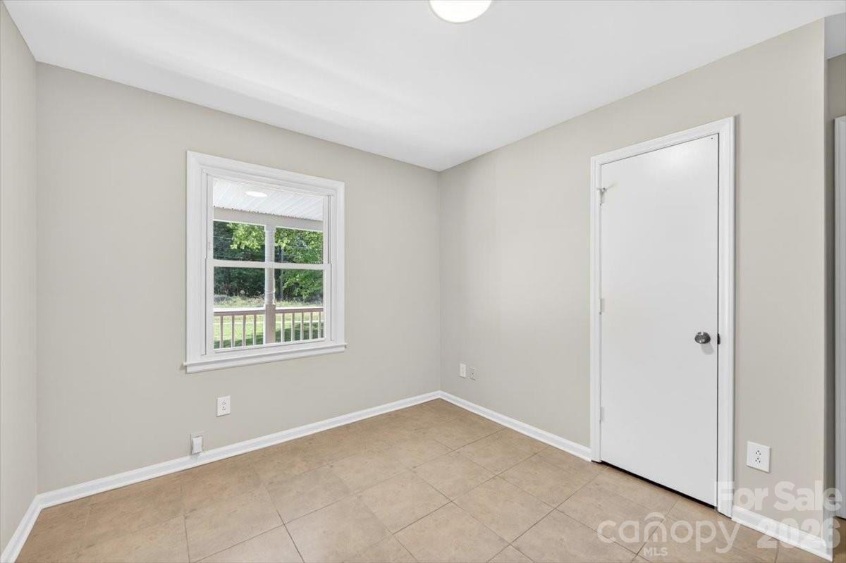 900 E John Street — Matthews