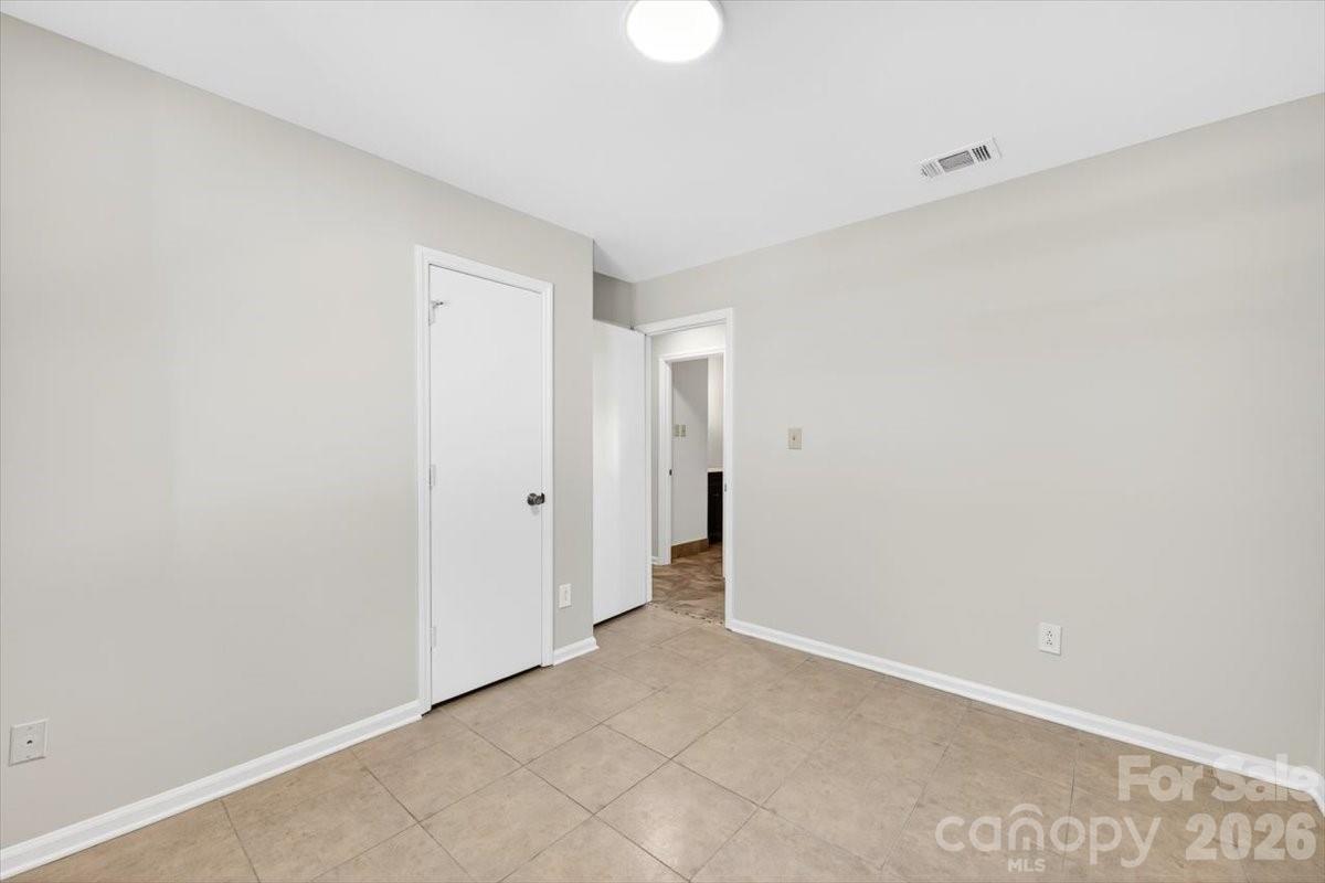 900 E John Street — Matthews