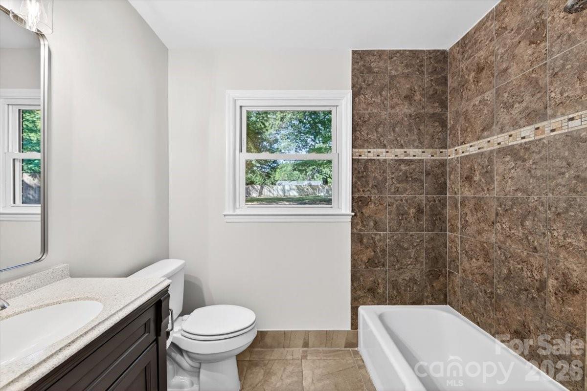 900 E John Street — Matthews
