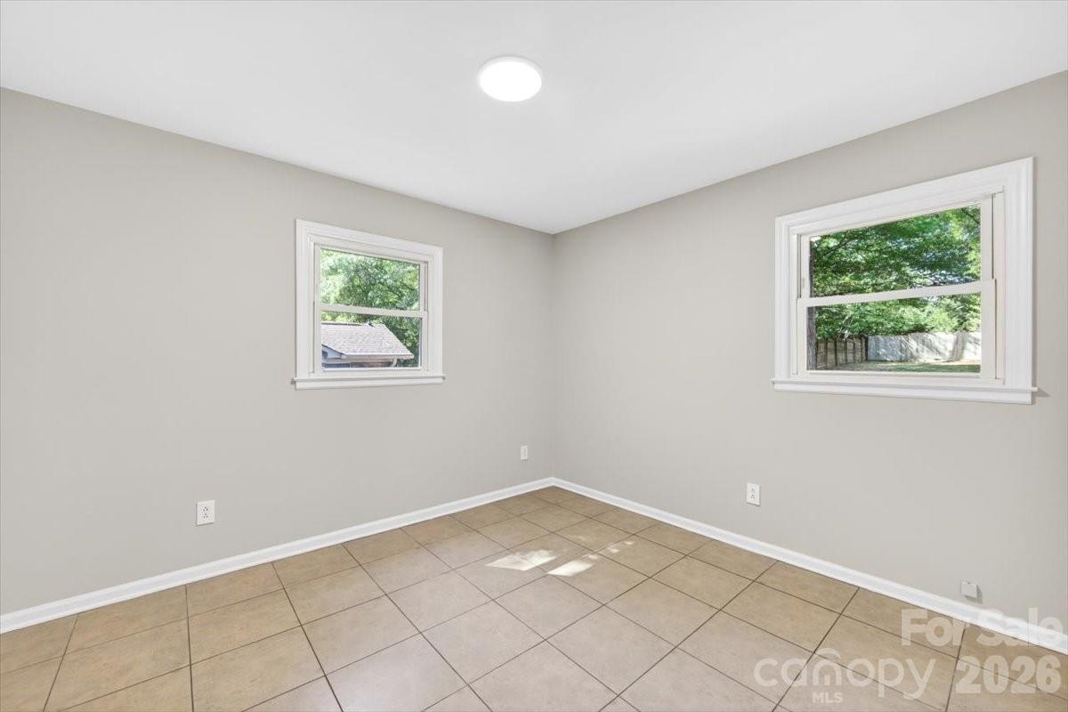 900 E John Street — Matthews