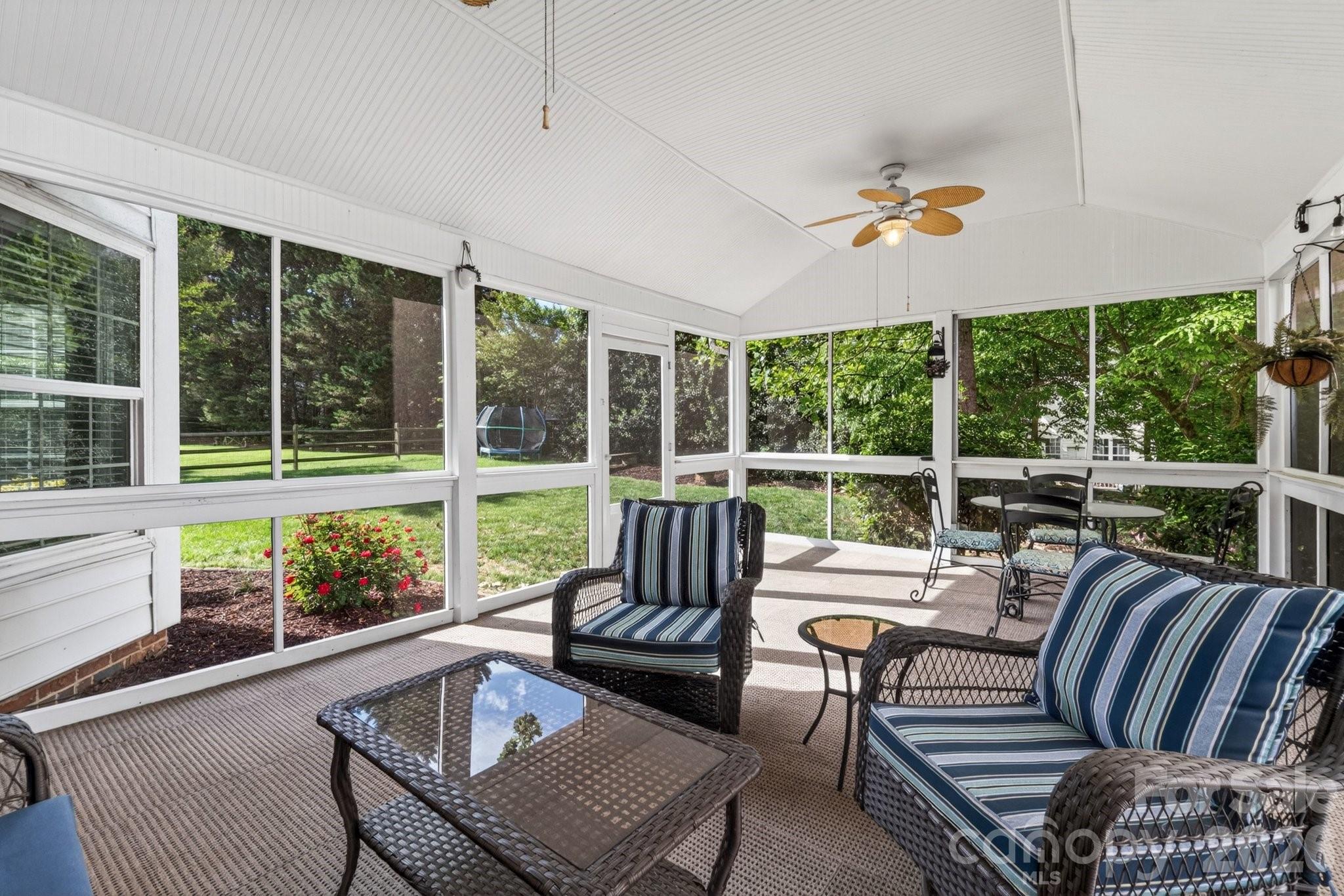 8921 Glade Court — Huntersville