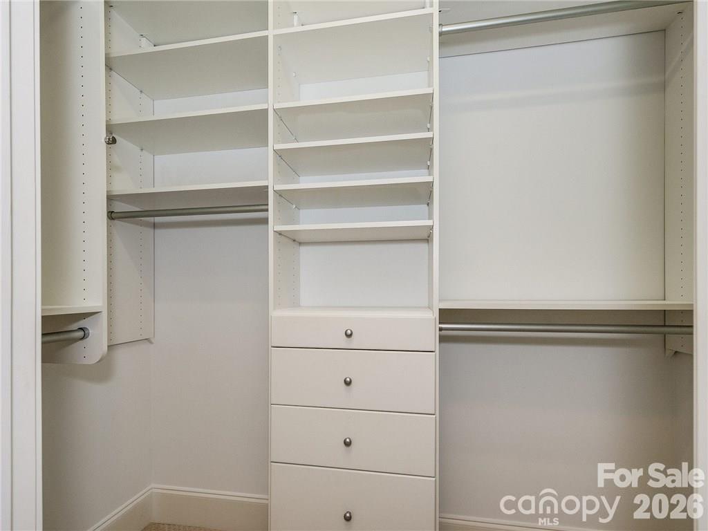 2990 Selwyn Avenue — Charlotte