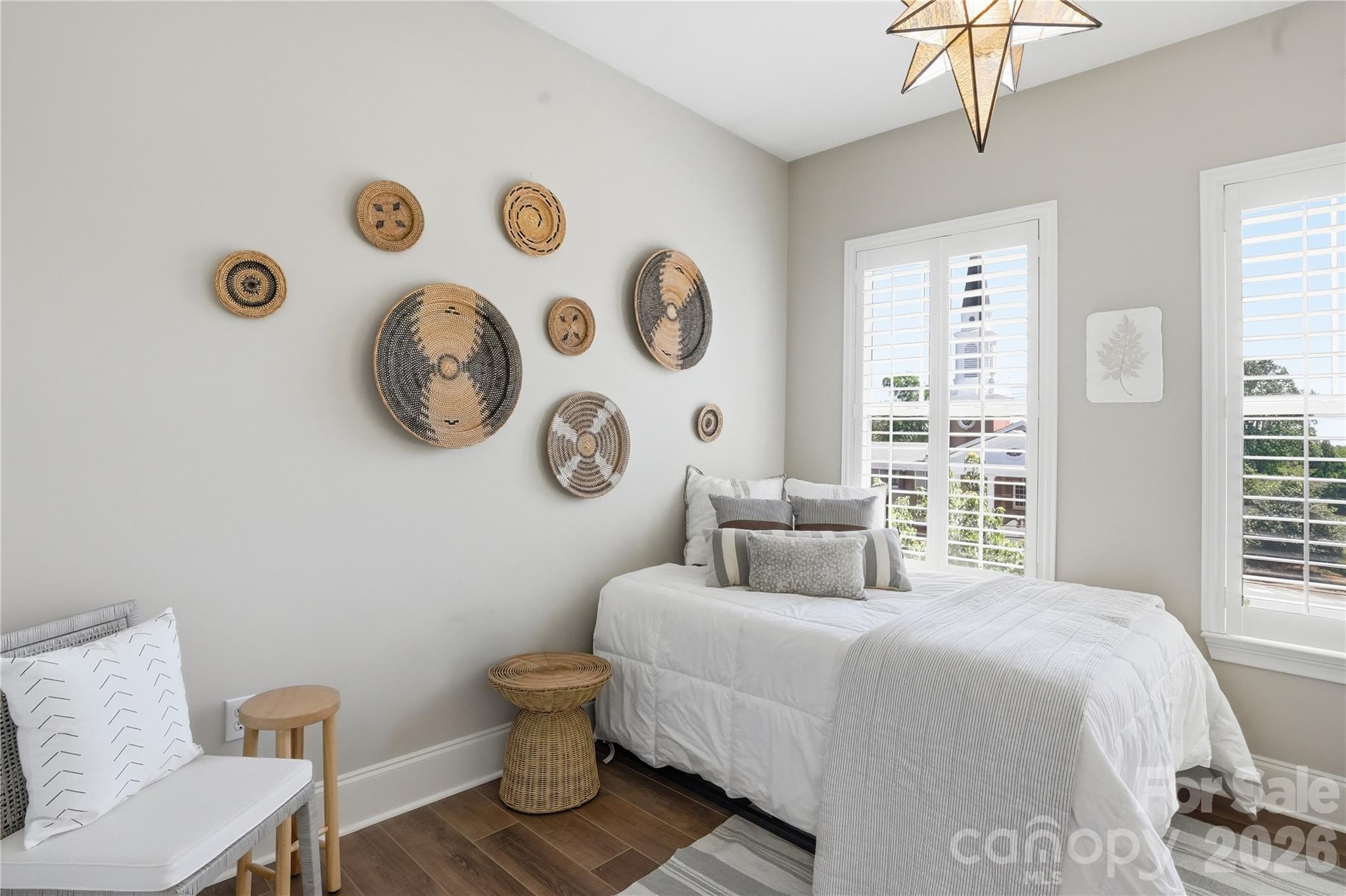 2990 Selwyn Avenue — Charlotte