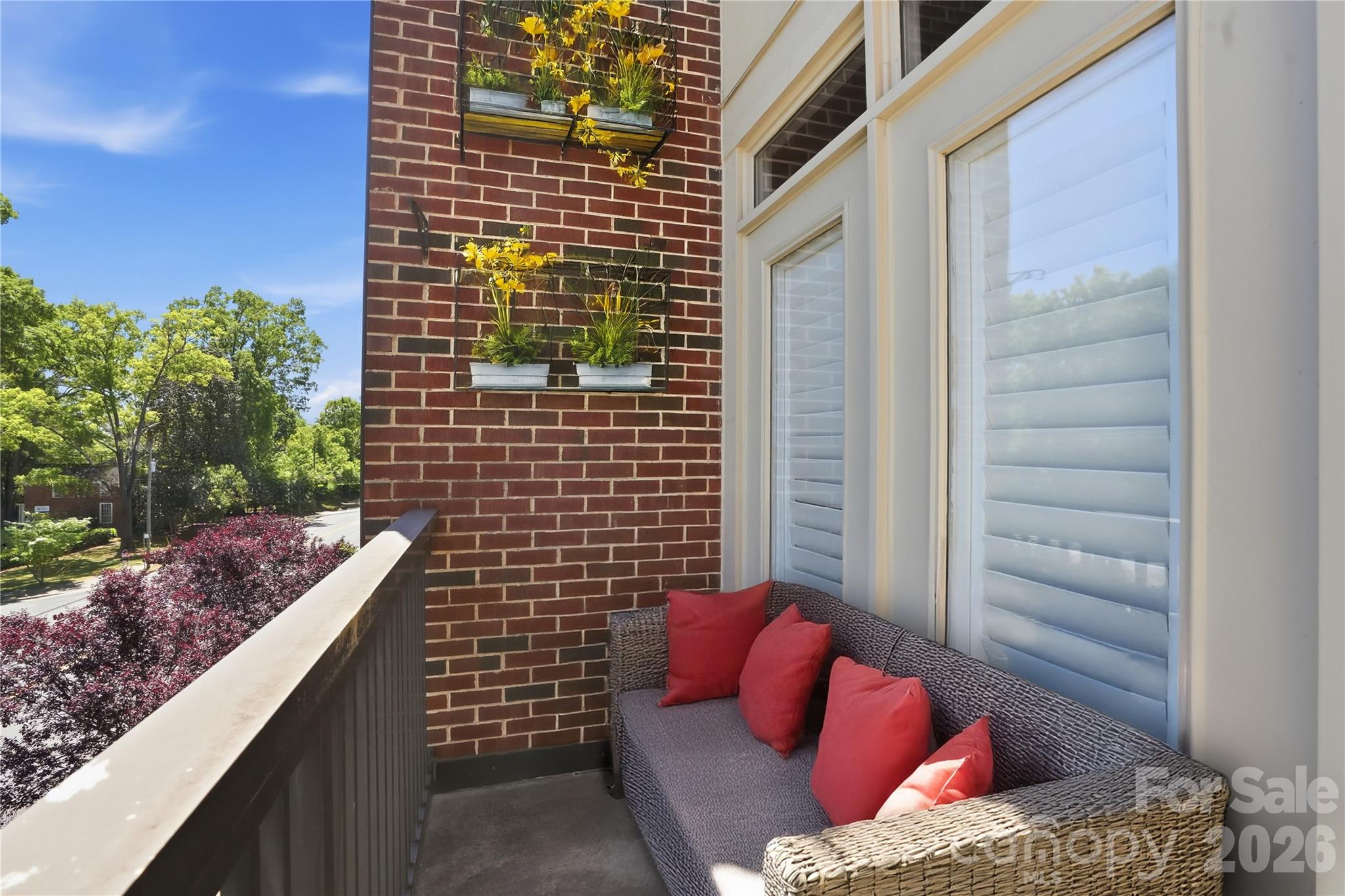 2990 Selwyn Avenue — Charlotte