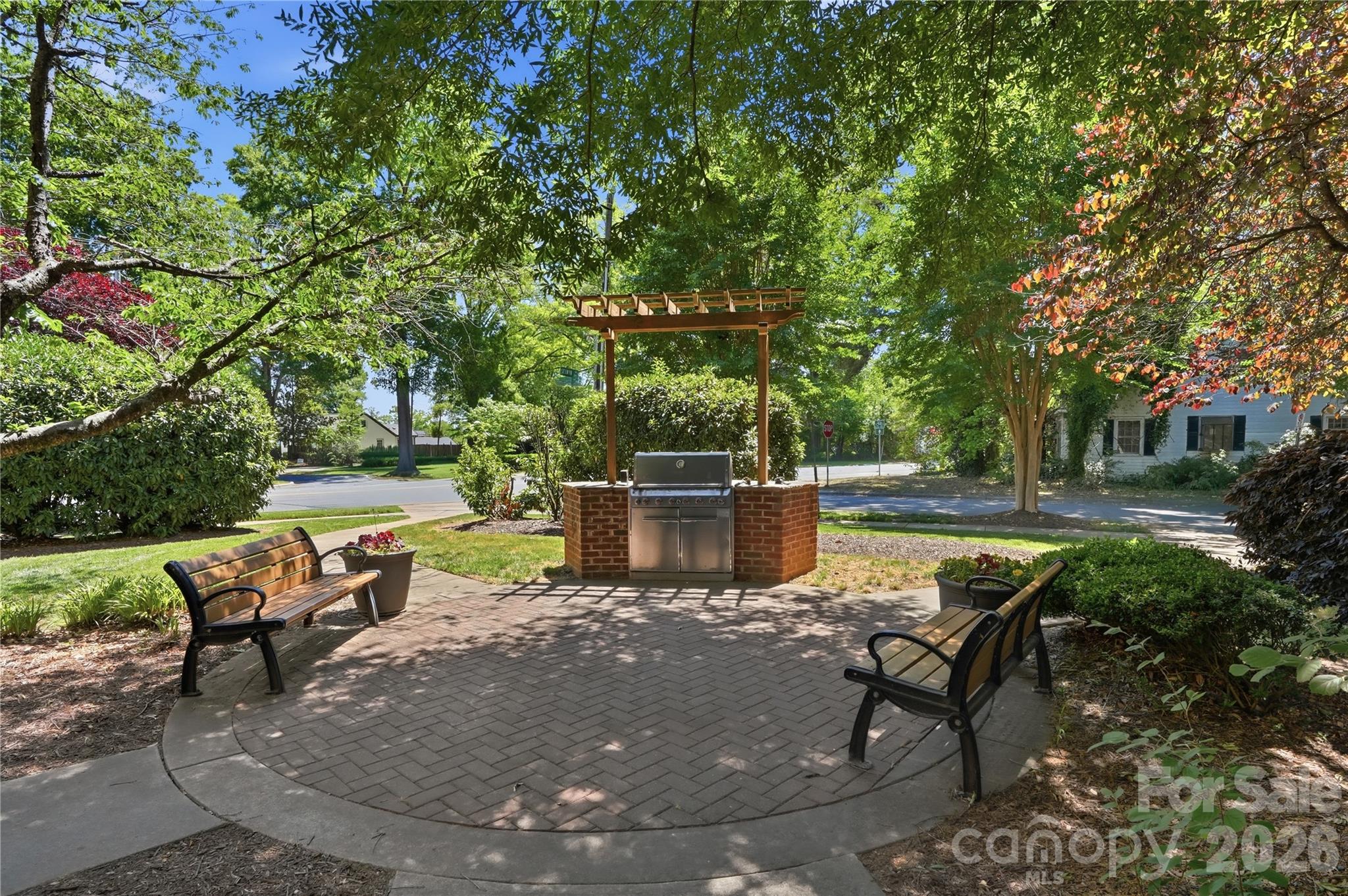 2990 Selwyn Avenue — Charlotte