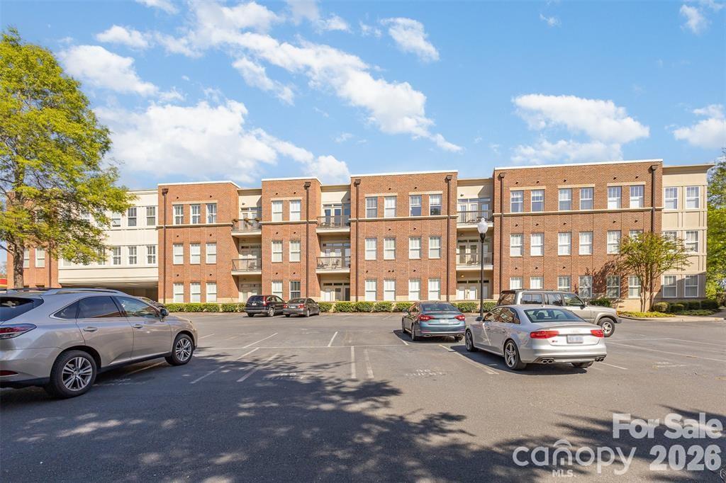 2990 Selwyn Avenue — Charlotte