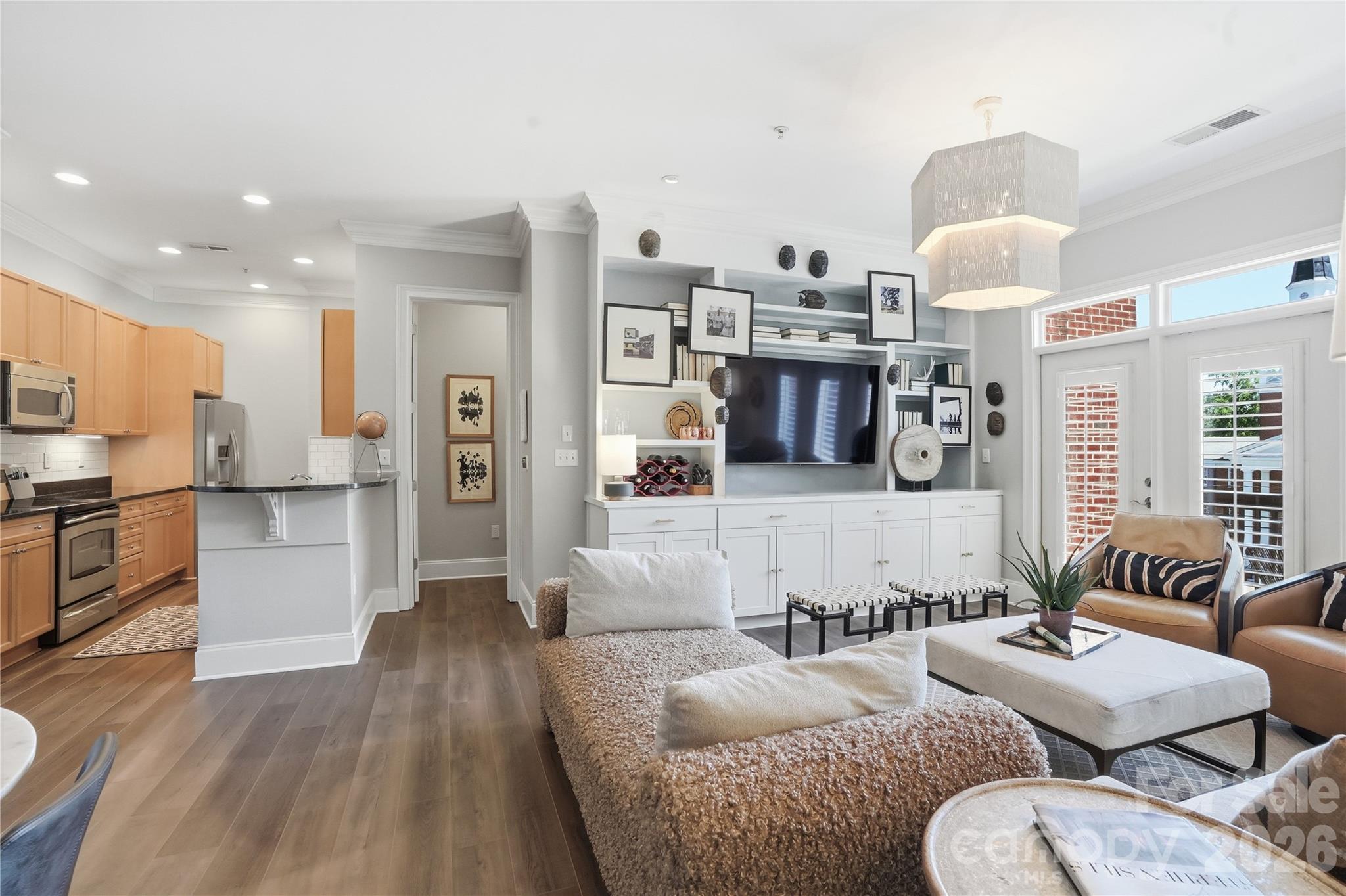 2990 Selwyn Avenue — Charlotte