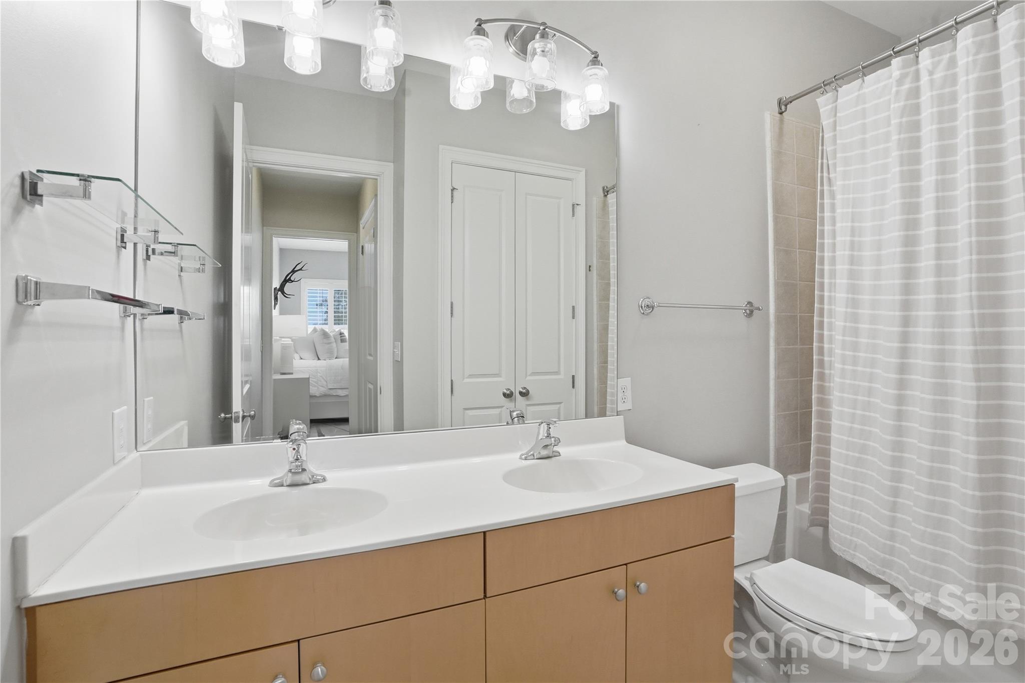 2990 Selwyn Avenue — Charlotte