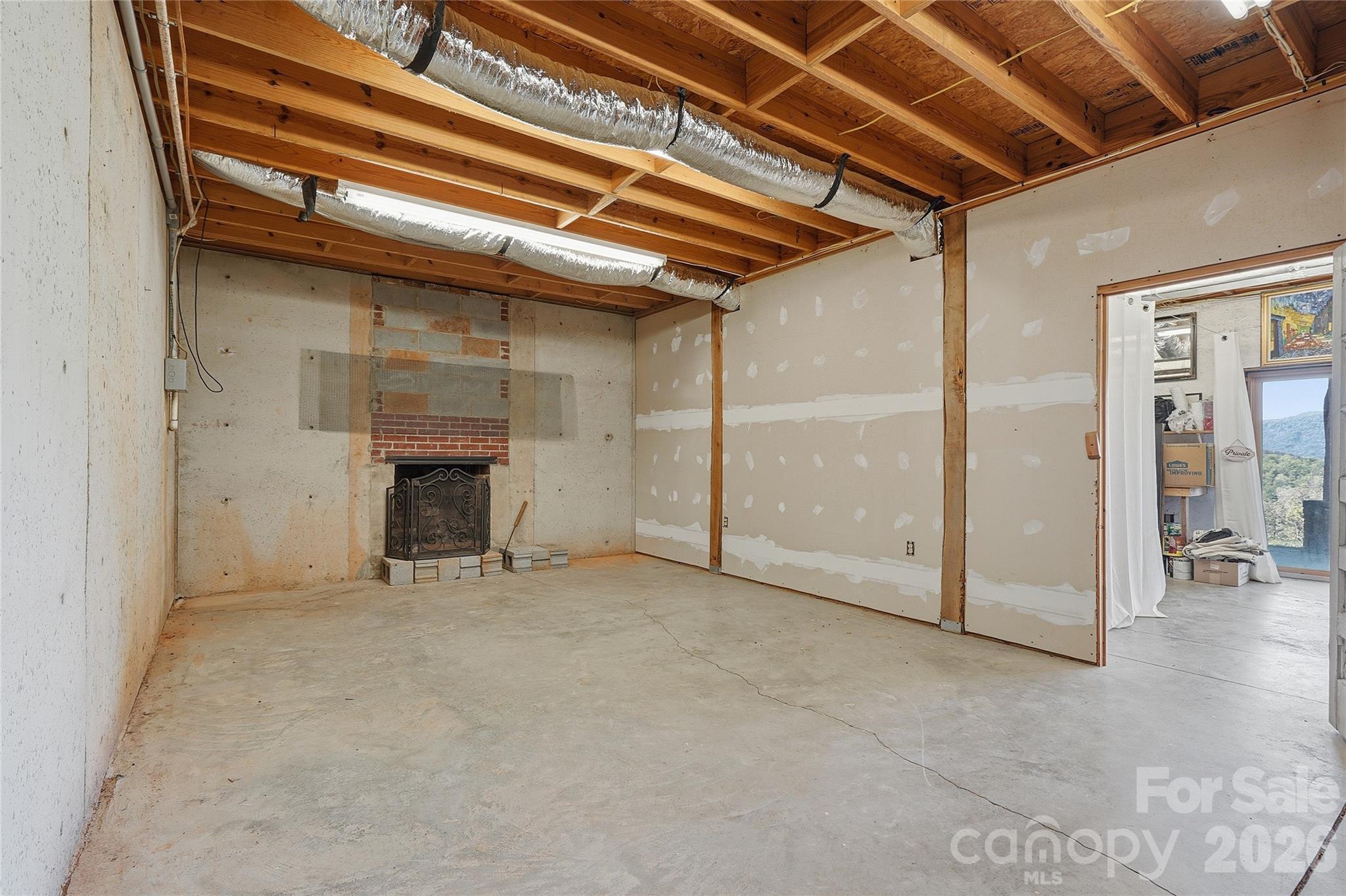 723 N Highland Road — Mill Spring