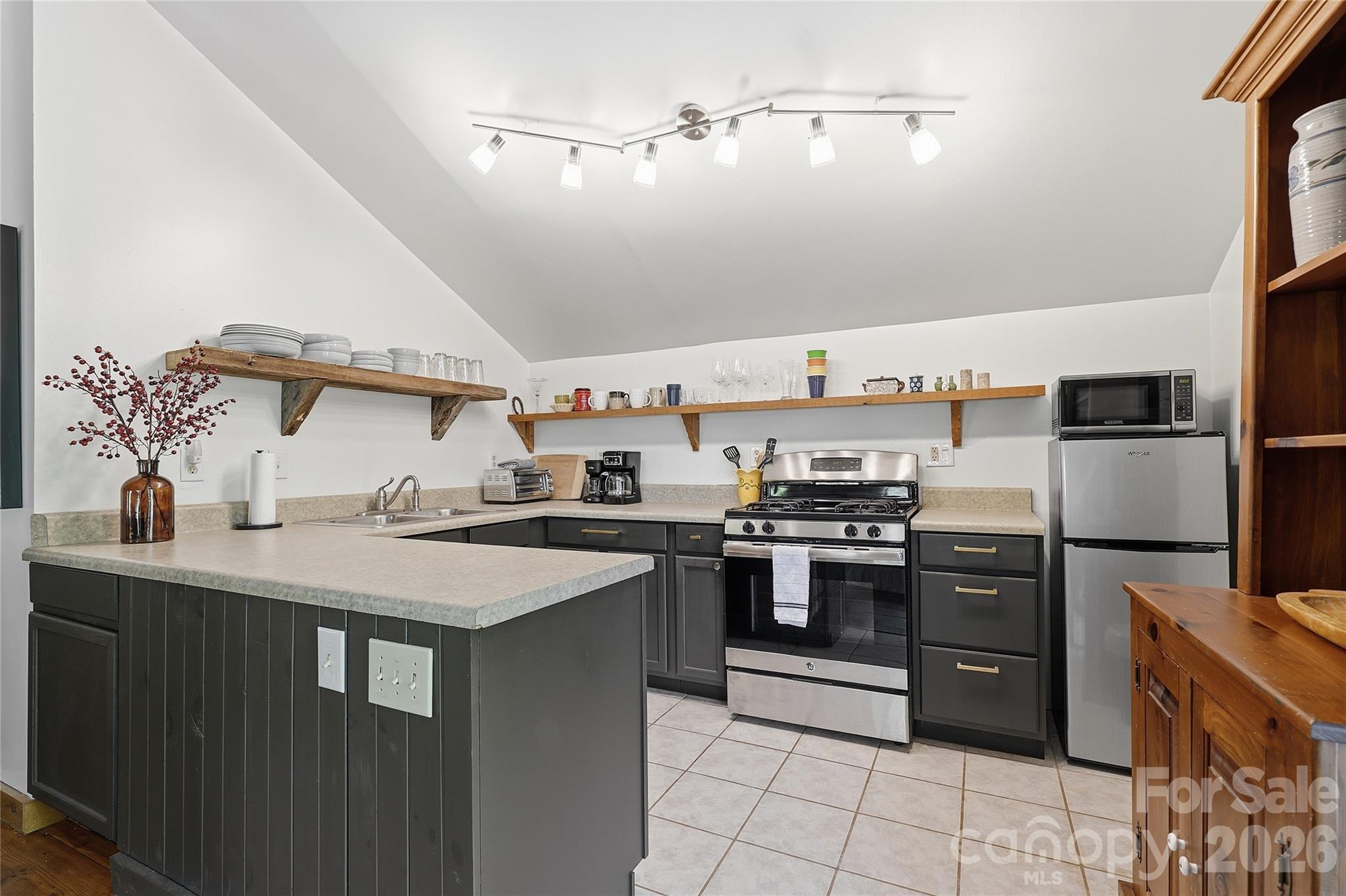 723 N Highland Road — Mill Spring