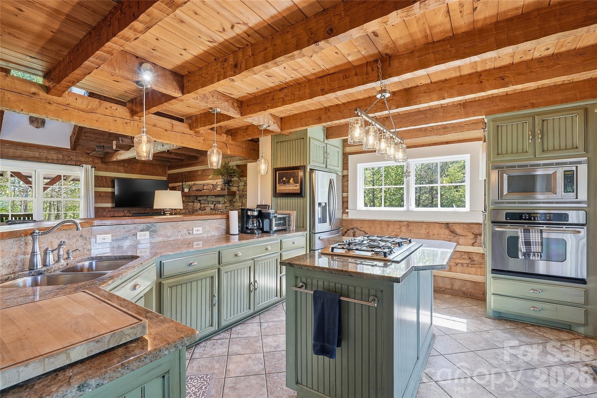 723 N Highland Road — Mill Spring