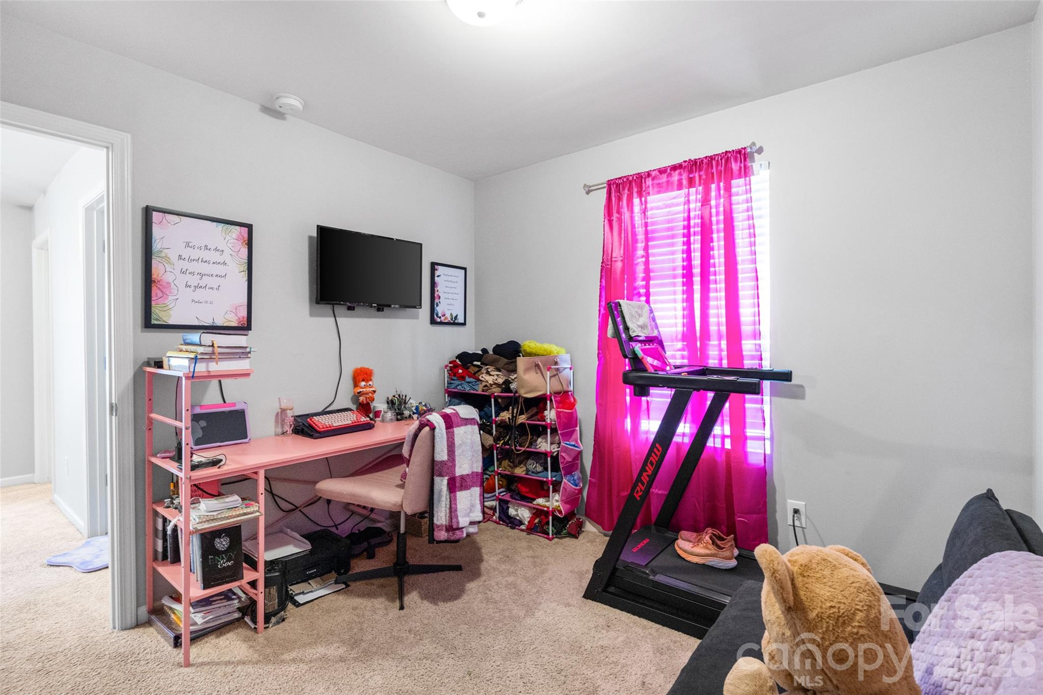 2046 E Park Drive — Lancaster