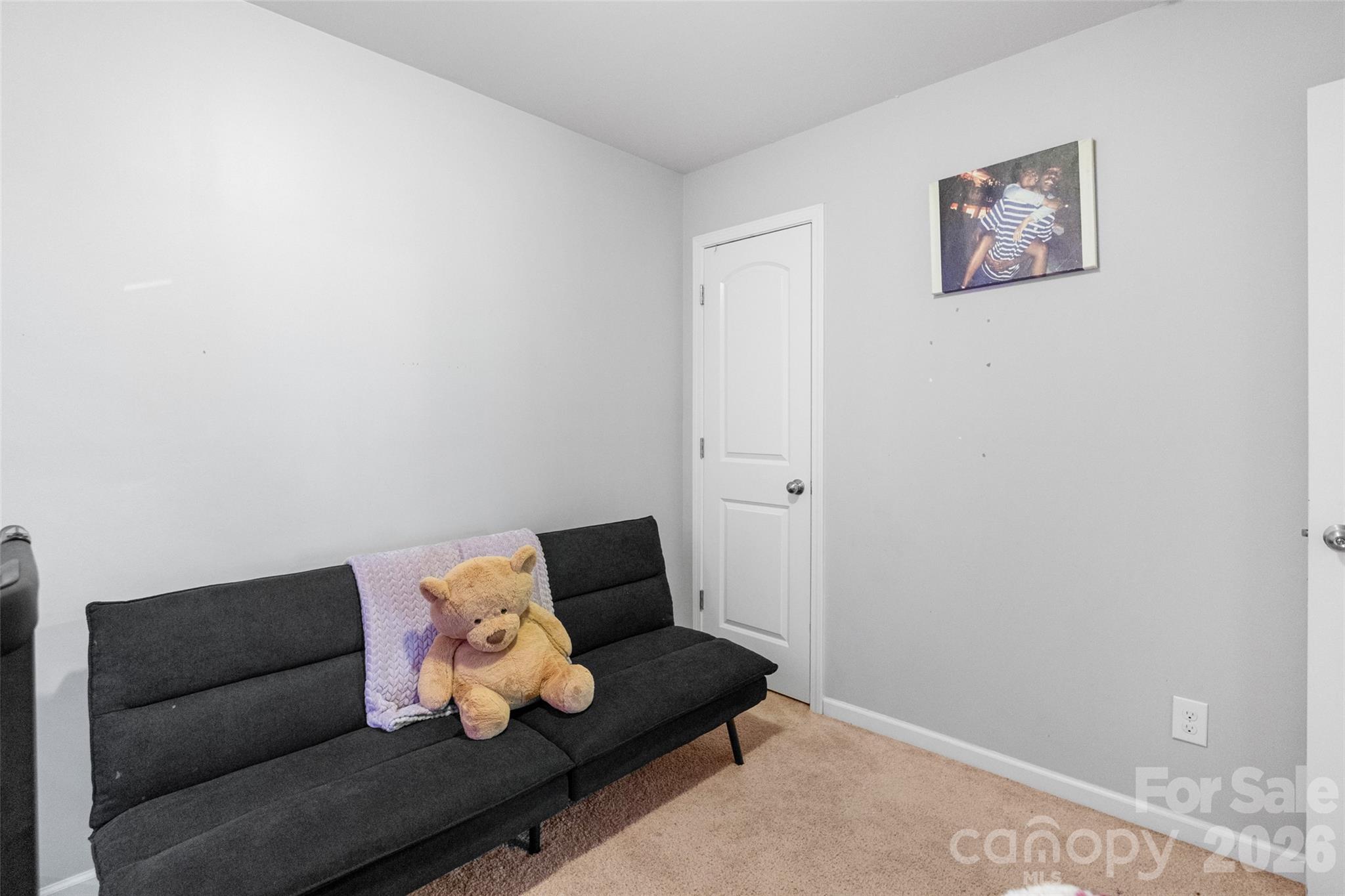 2046 E Park Drive — Lancaster