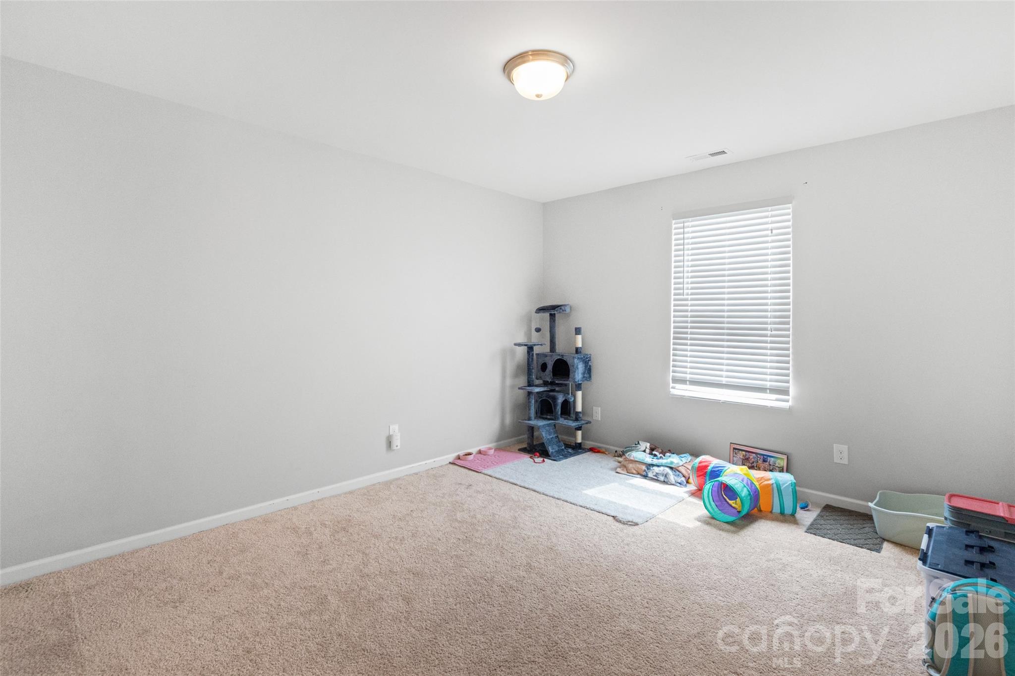 2046 E Park Drive — Lancaster