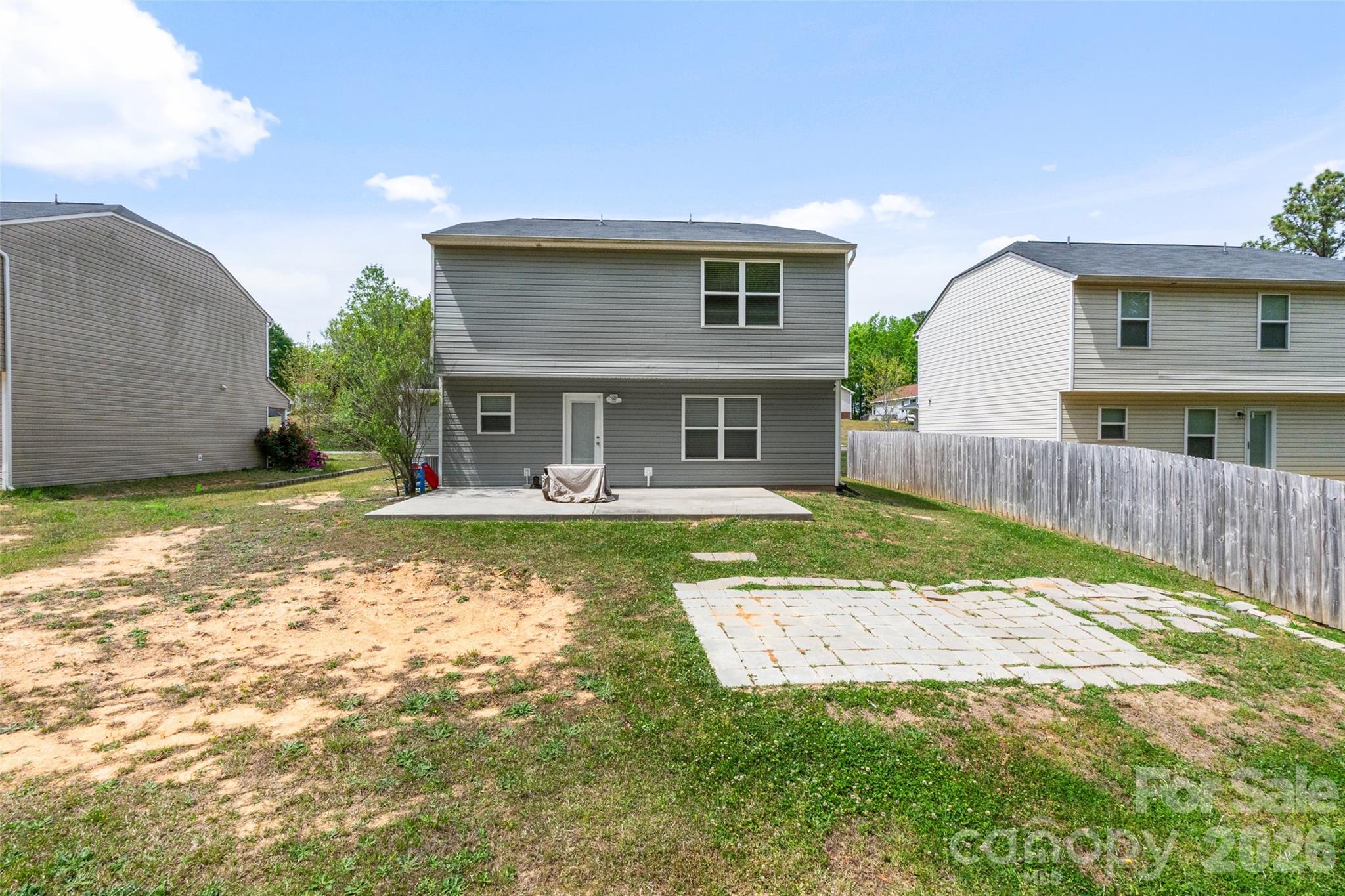2046 E Park Drive — Lancaster