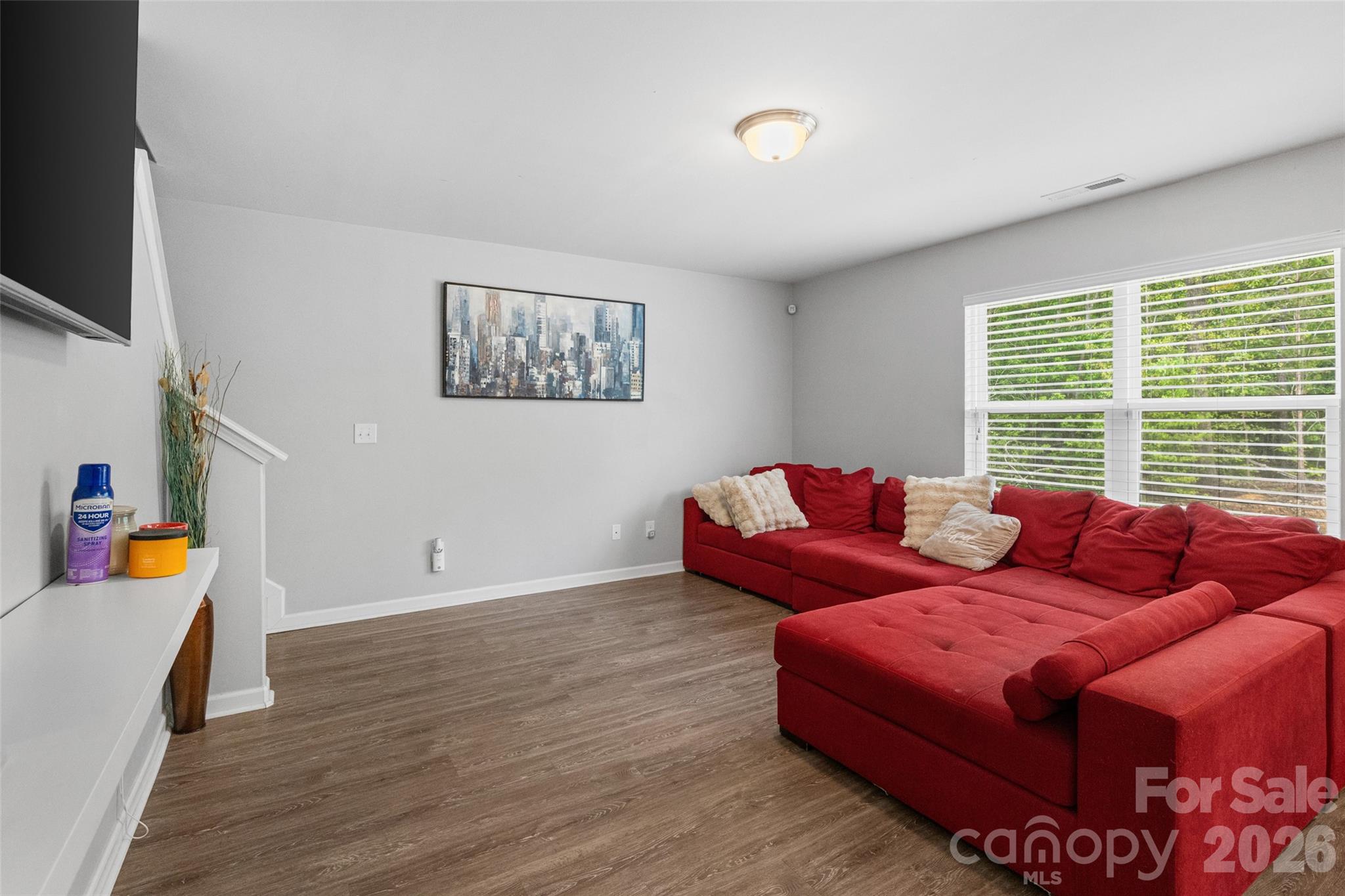 2046 E Park Drive — Lancaster