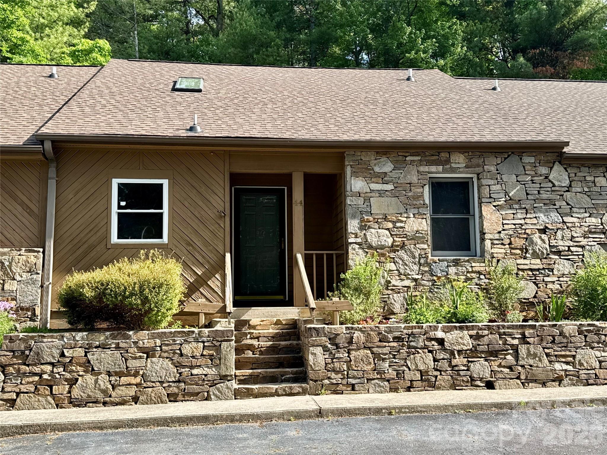 44 Sagebrush Circle — Etowah