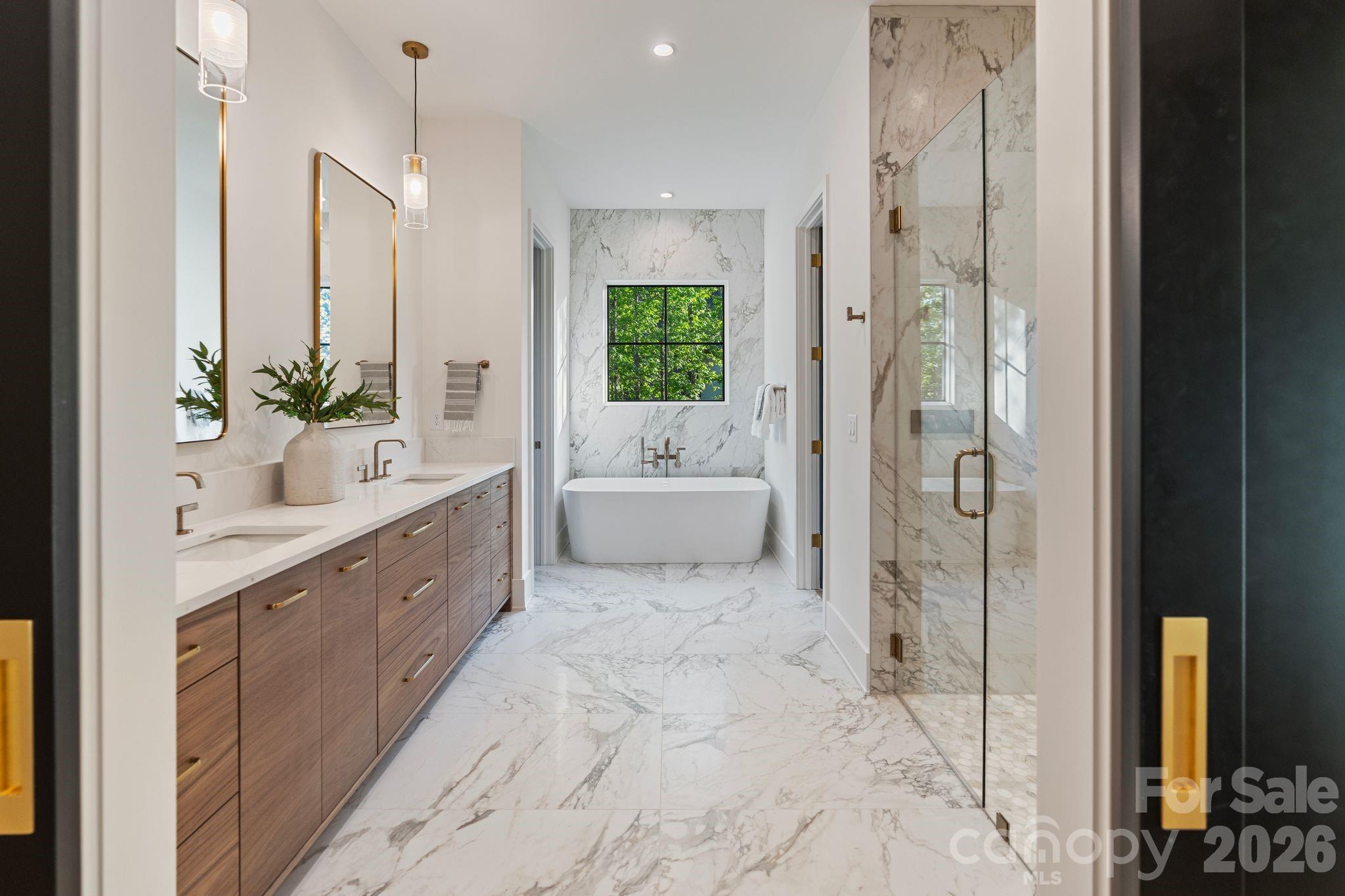 217 Crest Court — Weddington