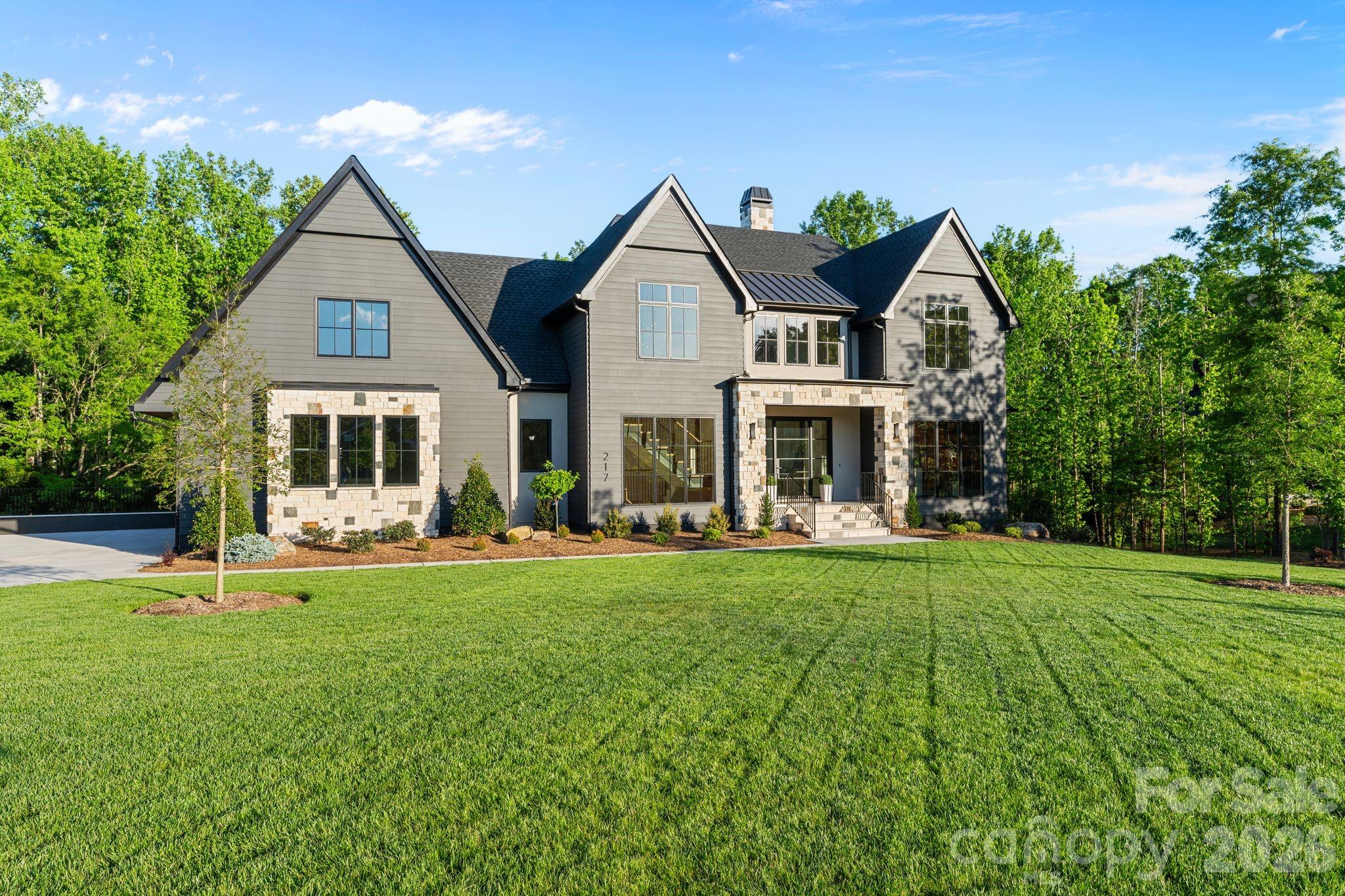 217 Crest Court — Weddington