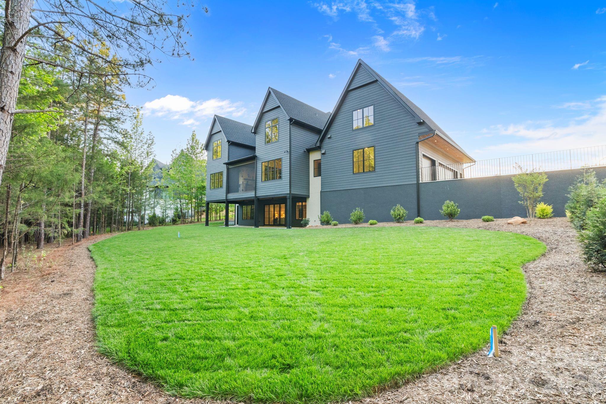 217 Crest Court — Weddington