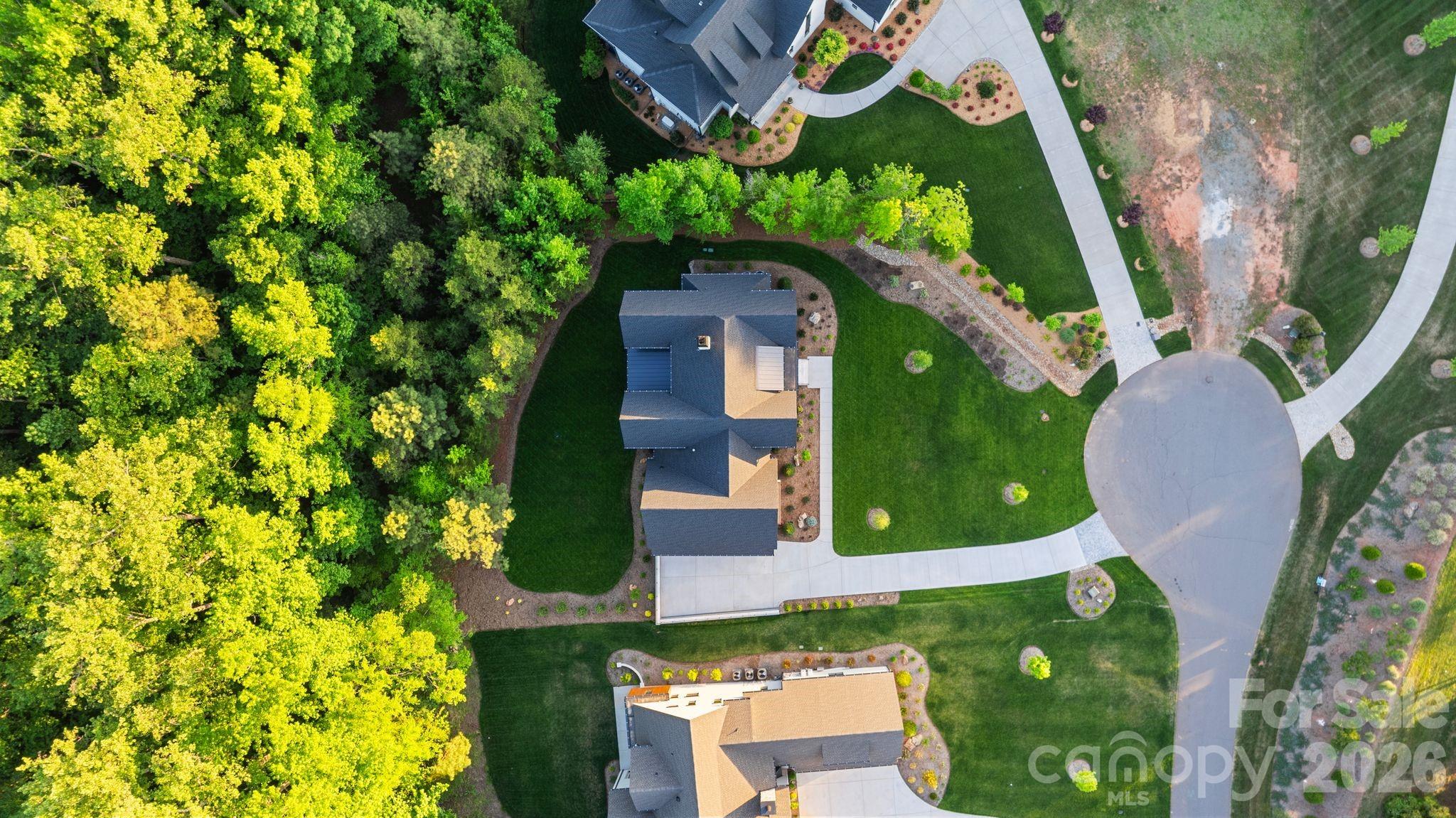 217 Crest Court — Weddington