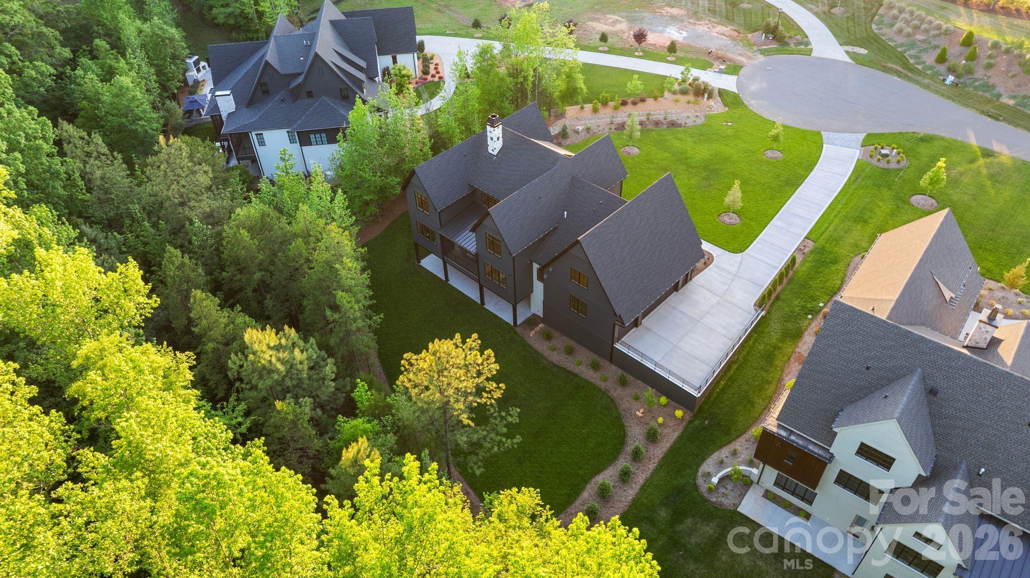 217 Crest Court — Weddington