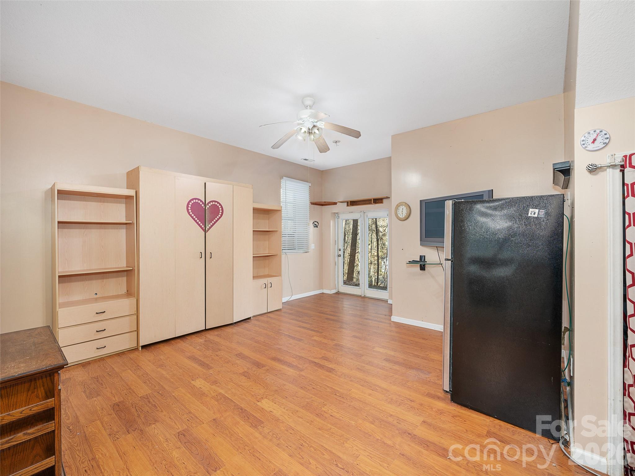 16 Sunny Lane — Mars Hill