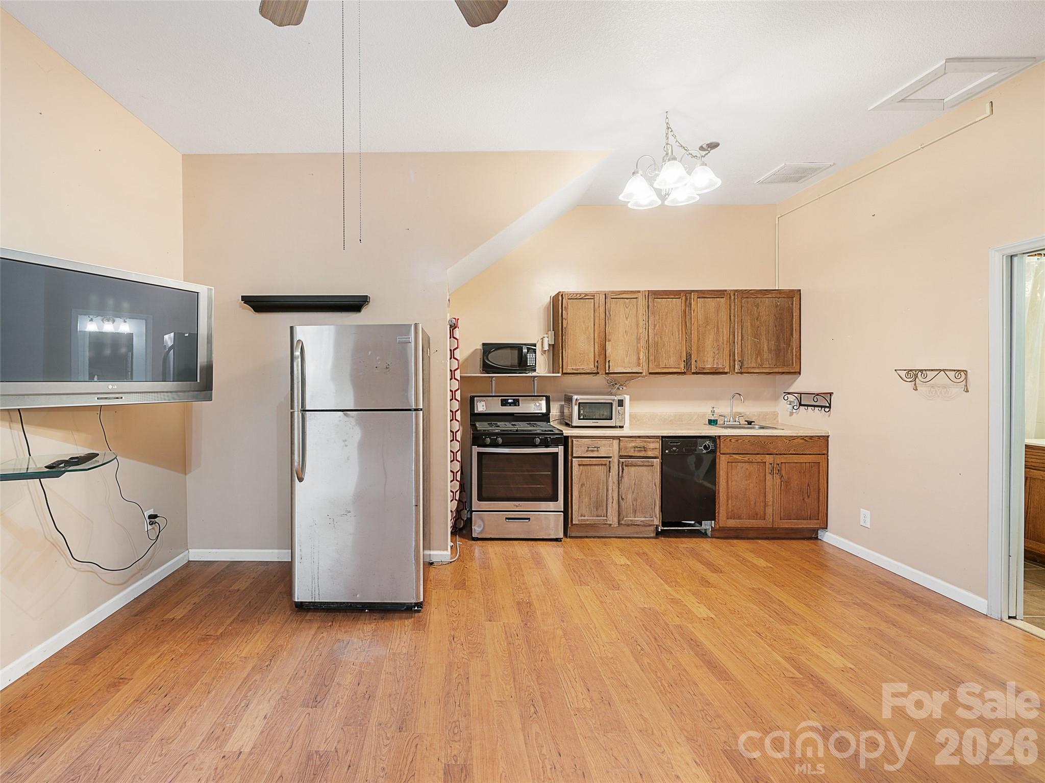16 Sunny Lane — Mars Hill