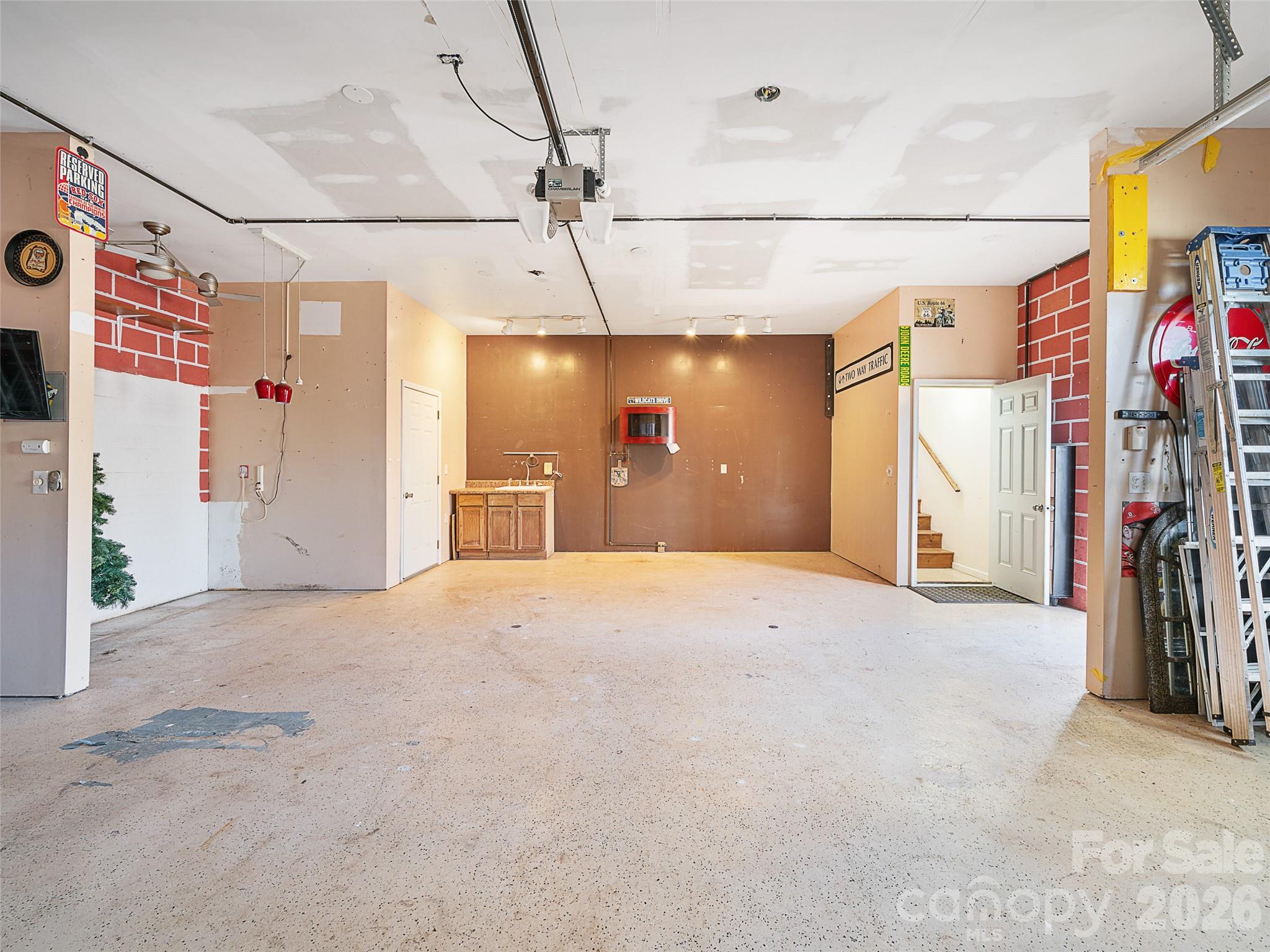 16 Sunny Lane — Mars Hill