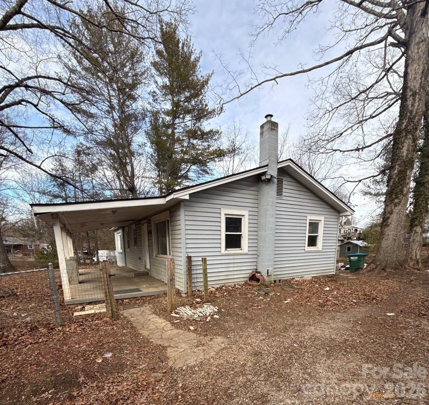 379 Oakview Park Road — Asheville