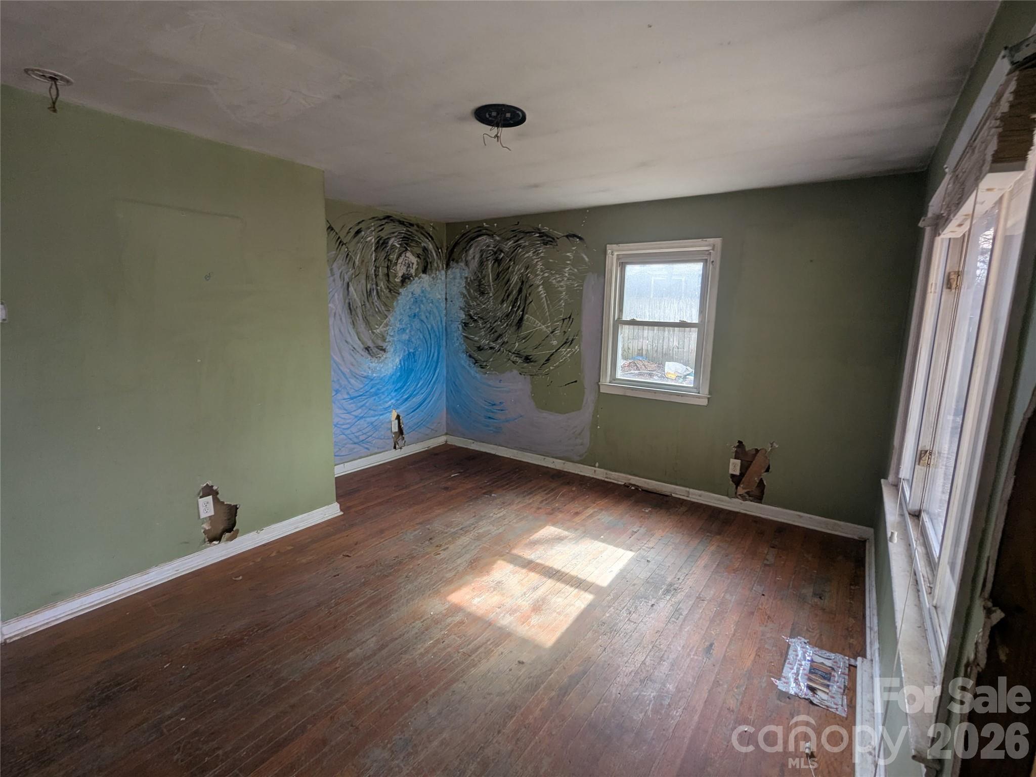 379 Oakview Park Road — Asheville