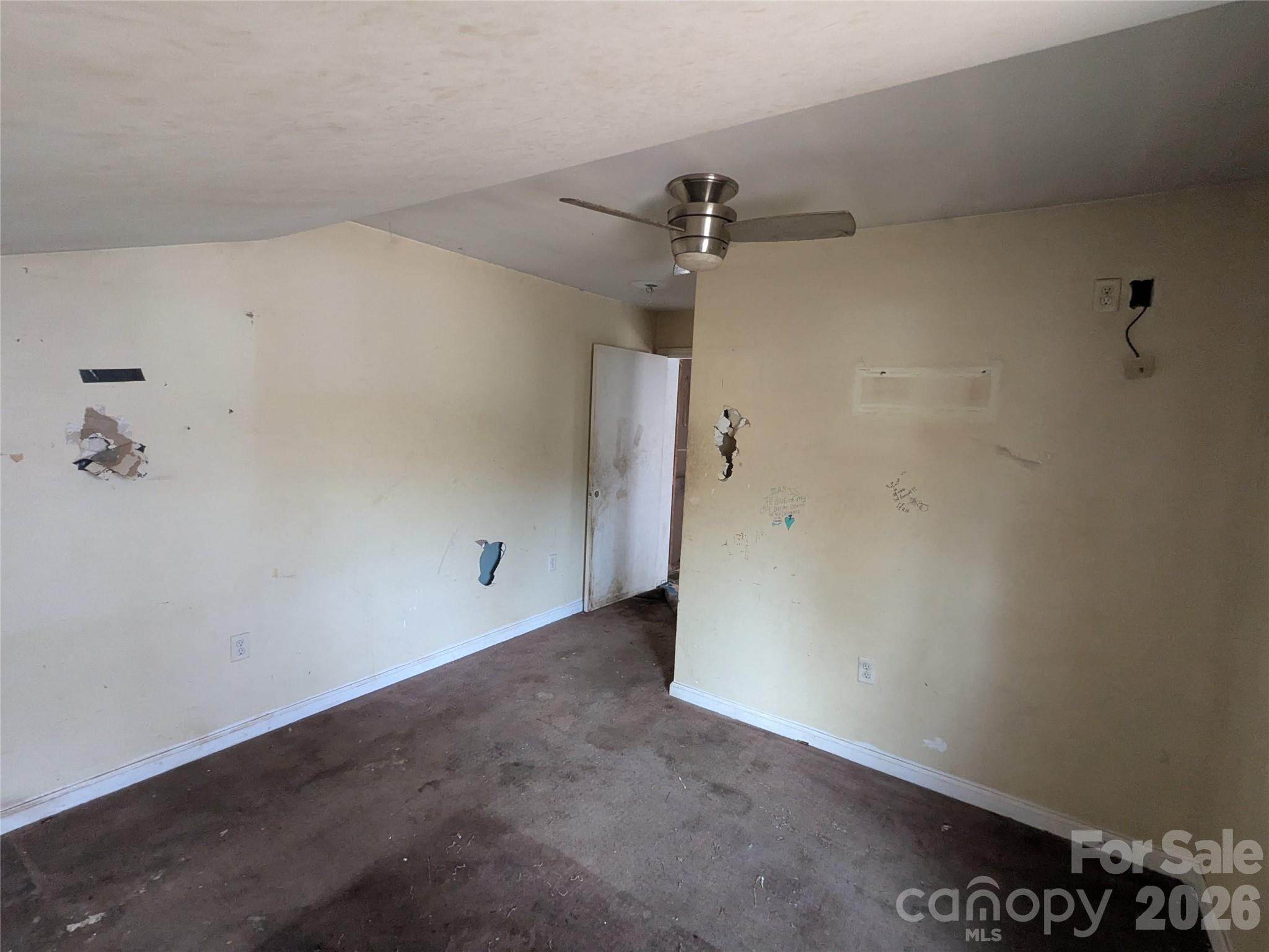 379 Oakview Park Road — Asheville